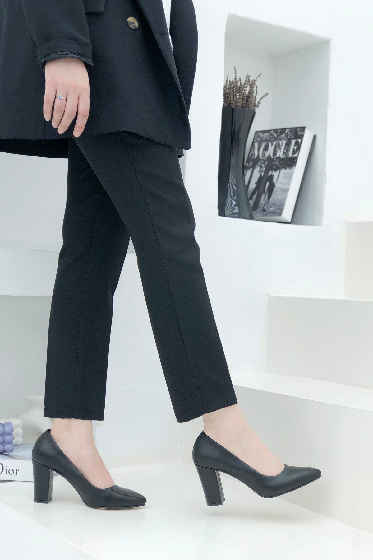 Kalın Yüksek Ökçe Stiletto Siyah Cilt N-2600 