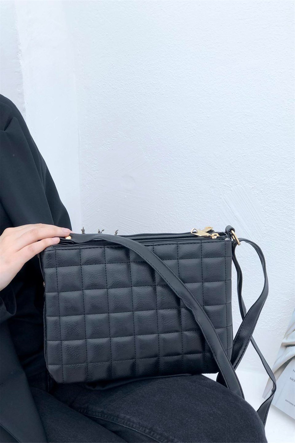 Kapitoneli Fermuarlı Kadın Çanta Sıyah 1073 