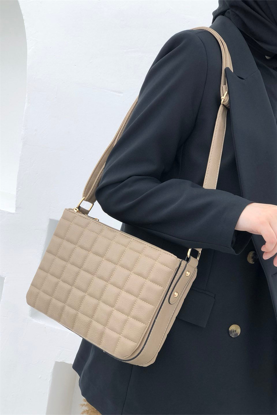 Kapitoneli Fermuarlı Kadın Çanta Vizon 1073