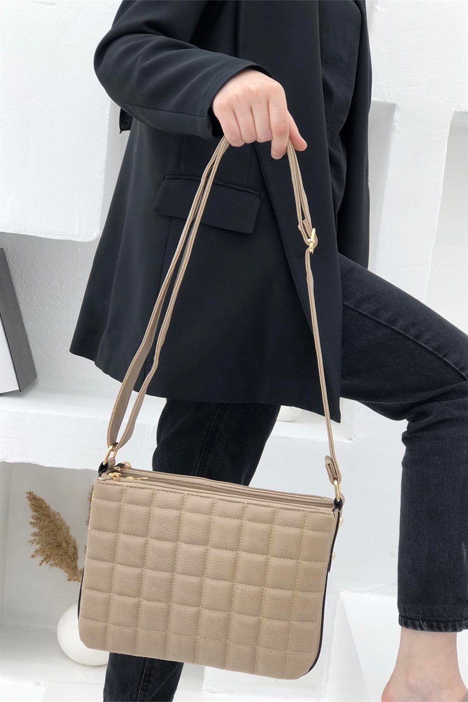 Kapitoneli Fermuarlı Kadın Çanta Vizon 1073