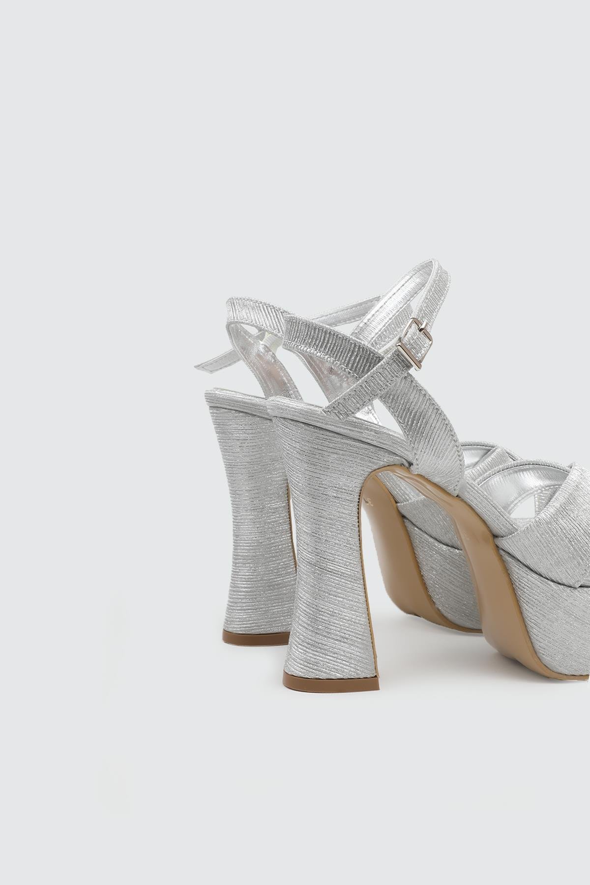 Karmen 890 25Y Platform Topuk Kadın Ayakkabı Gümüş Simli