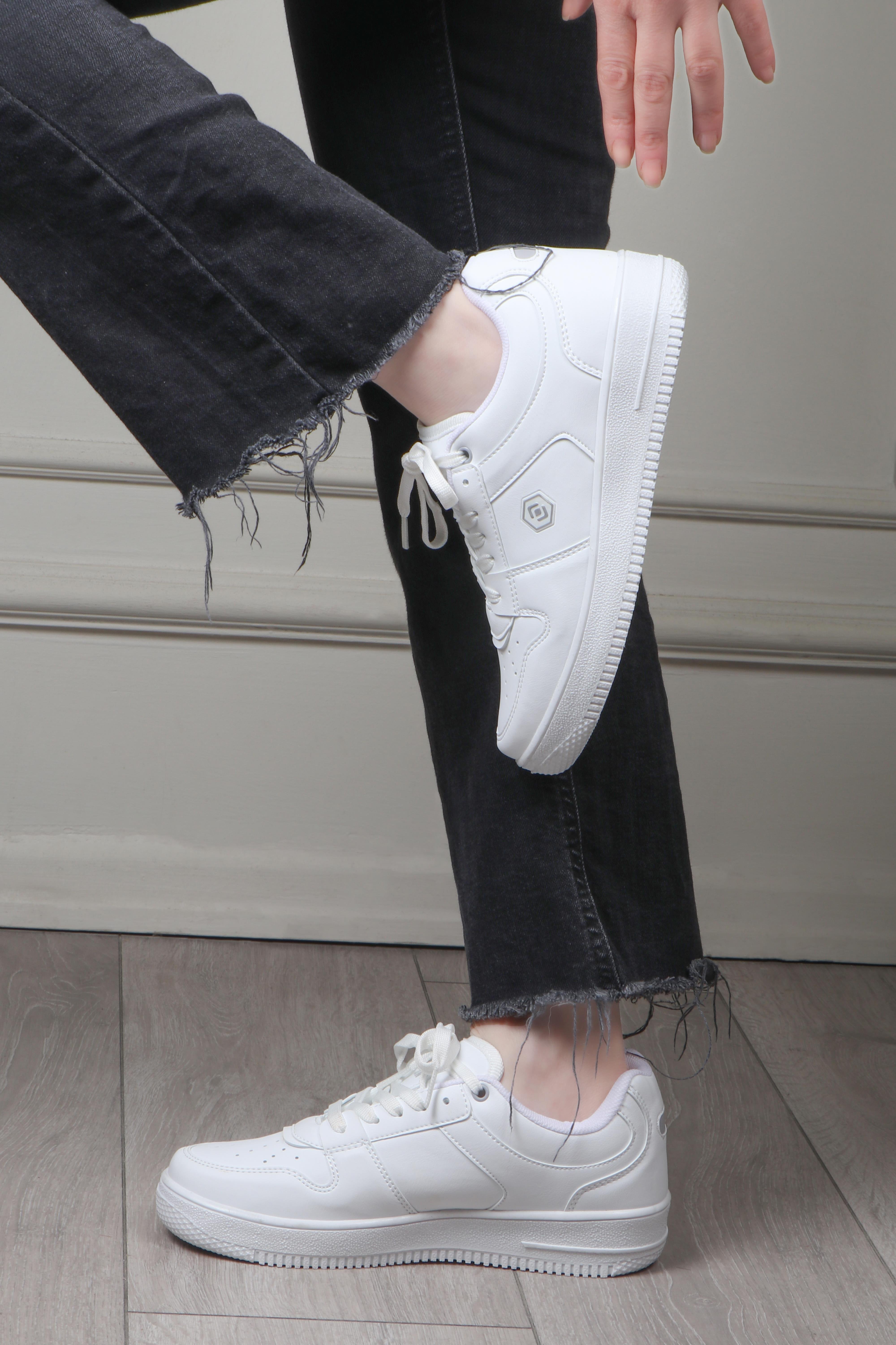 LAMBIRLENT 2100 Kadın Spor Ayakkabı Beyaz