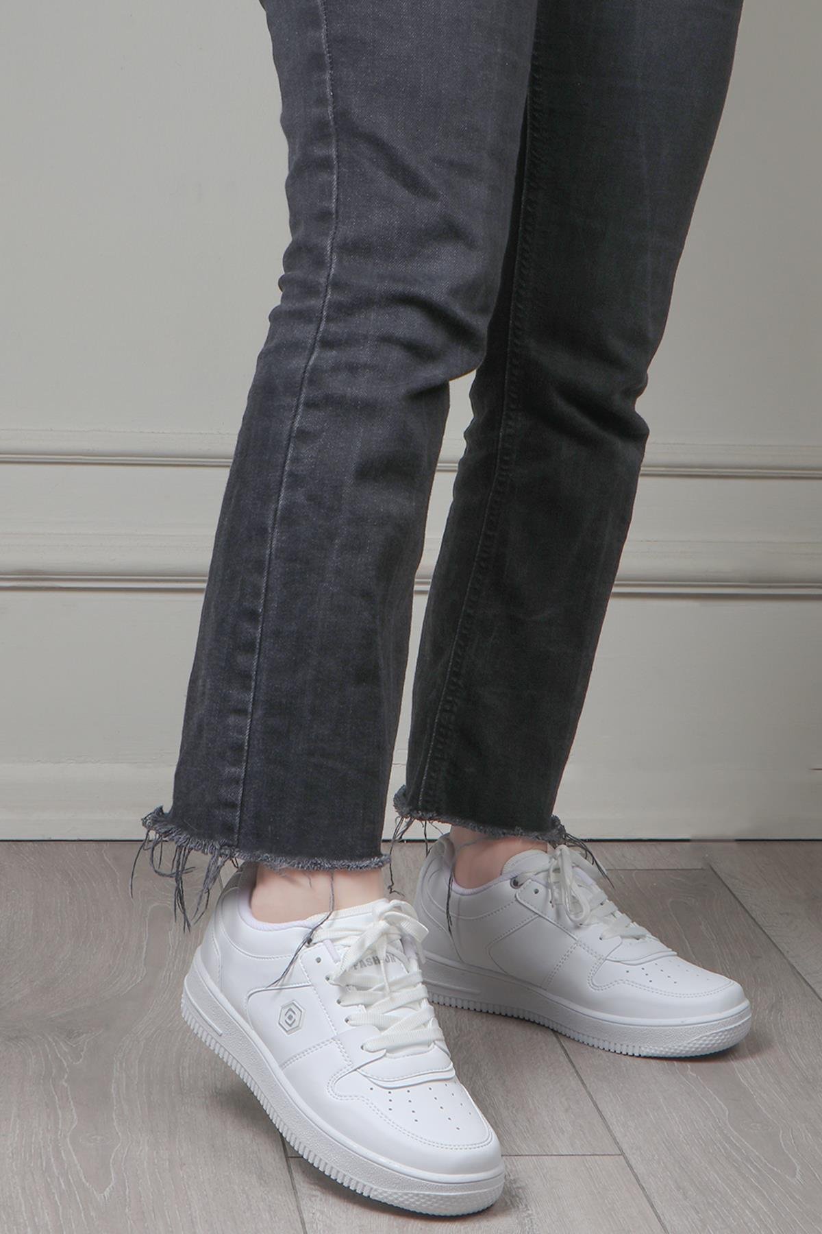 LAMBIRLENT 2100 Kadın Spor Ayakkabı Beyaz