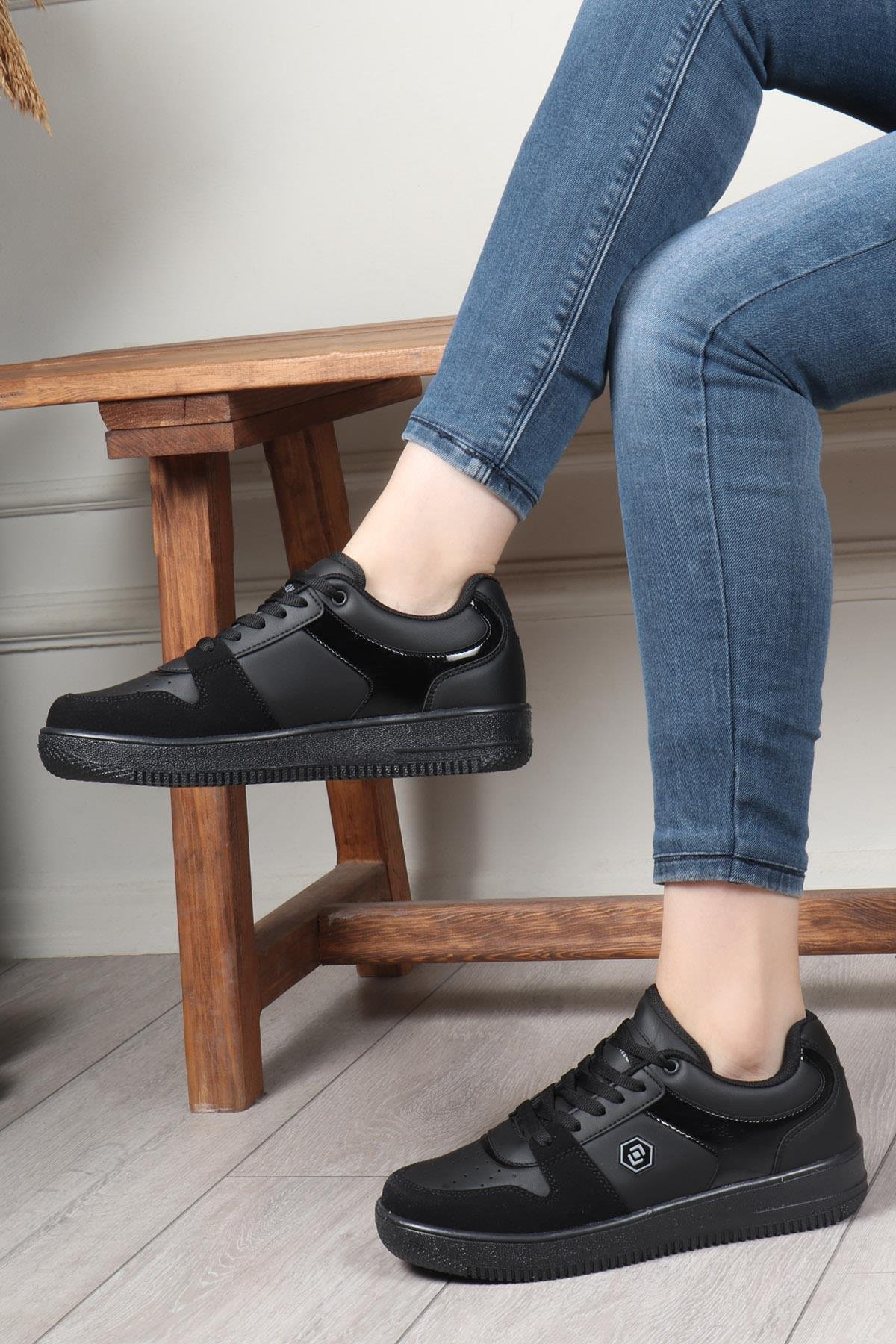 LAMBIRLENT 2100 Kadın Spor Ayakkabı Siyah