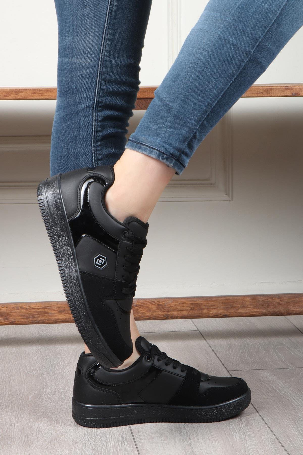 LAMBIRLENT 2100 Kadın Spor Ayakkabı Siyah