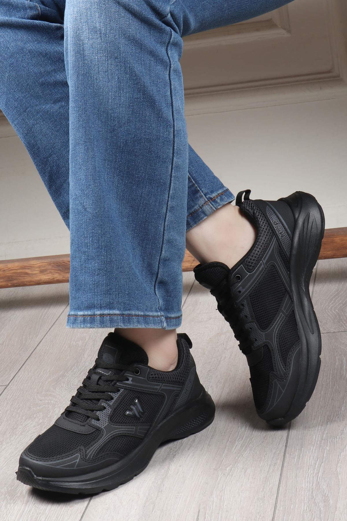 MAGG POİNT 585 Unisex Spor Ayakkabı Siyah Füme