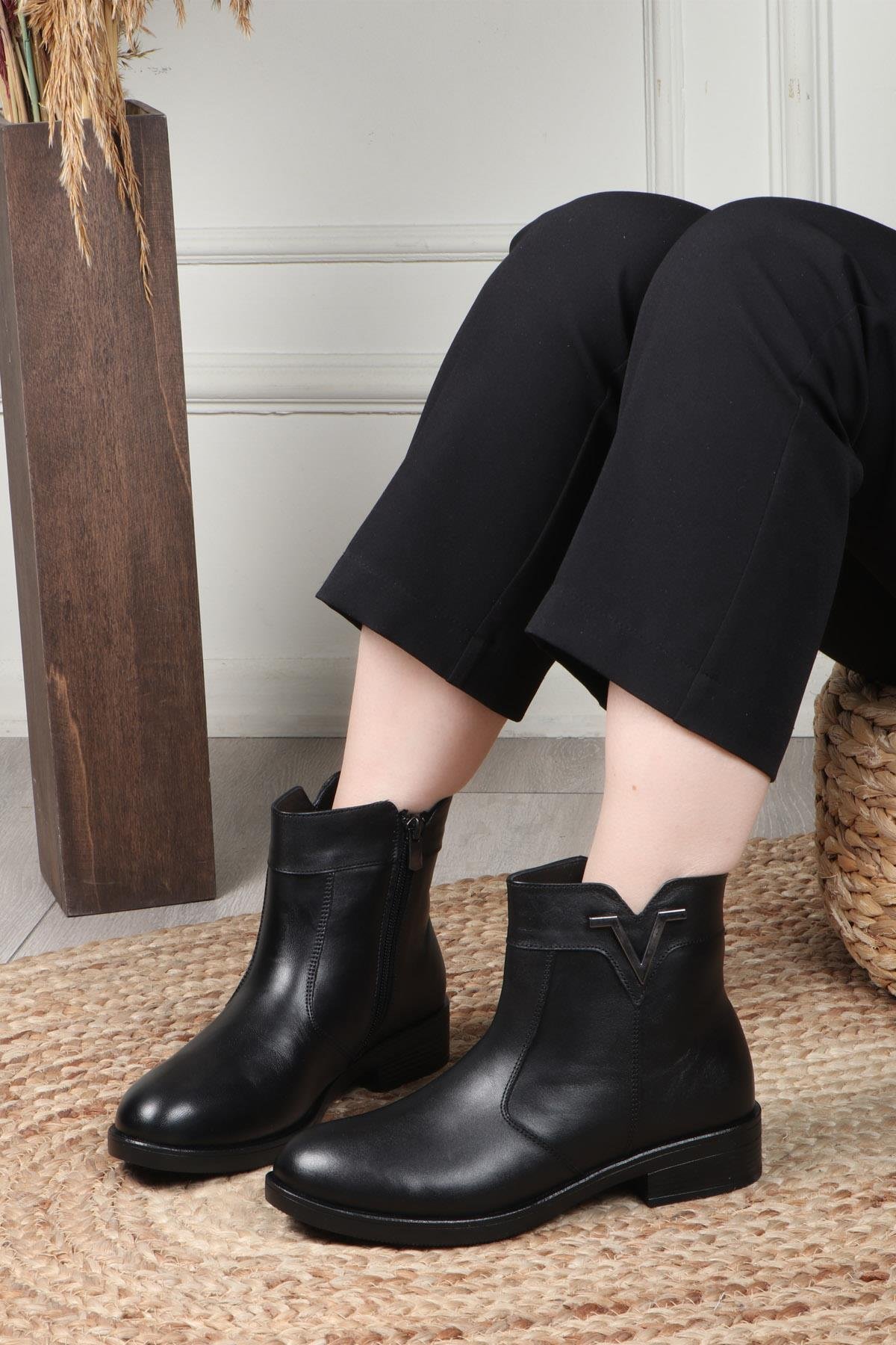 MY BELLA 24K 025-013 V Tokalı Kadın Deri Bot Siyah Napa