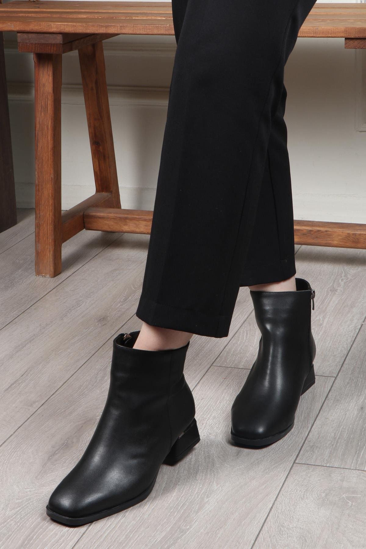 MY BELLA AC-500 Küt Burun Kadın Bot Siyah