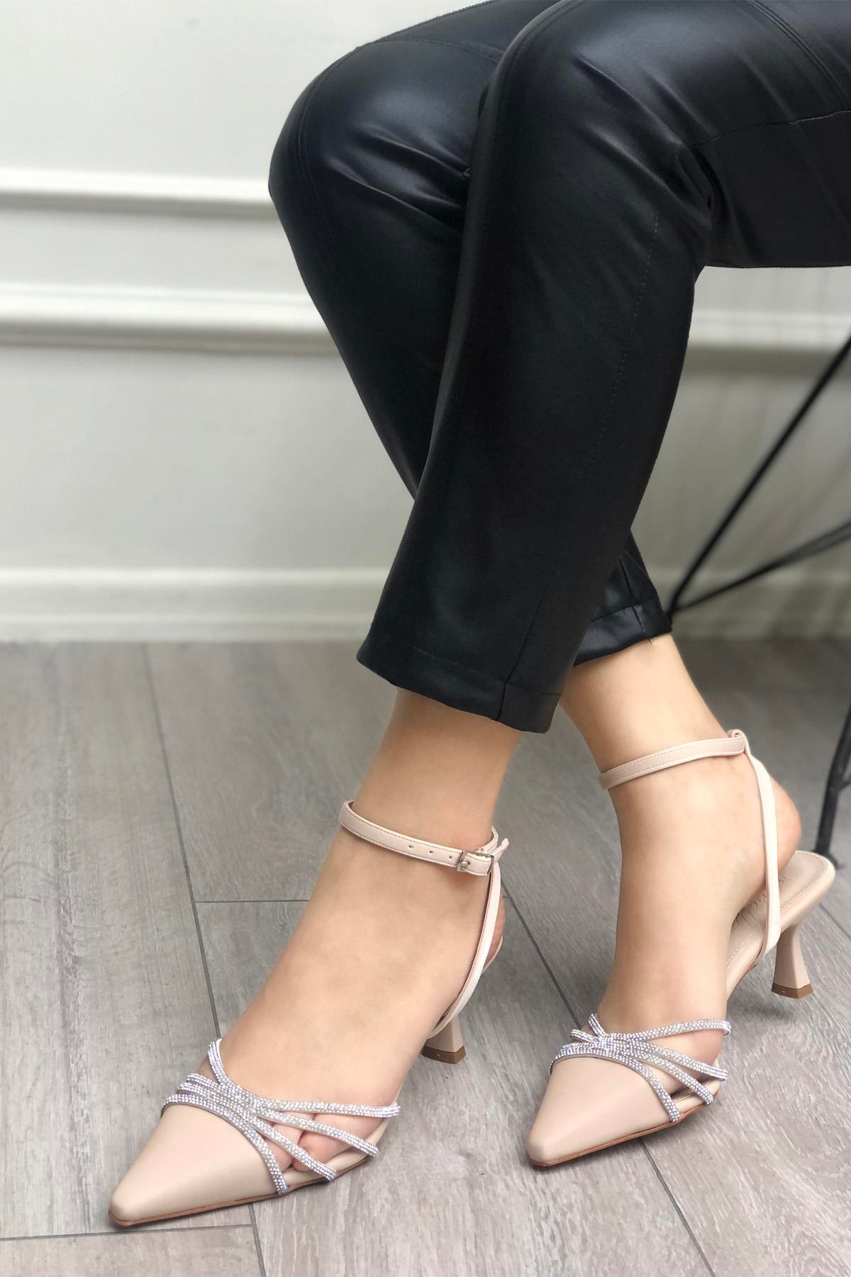 My Bella HM-300 Taşlı Sivri Burun Kadın Ayakkabı Ten Vakum