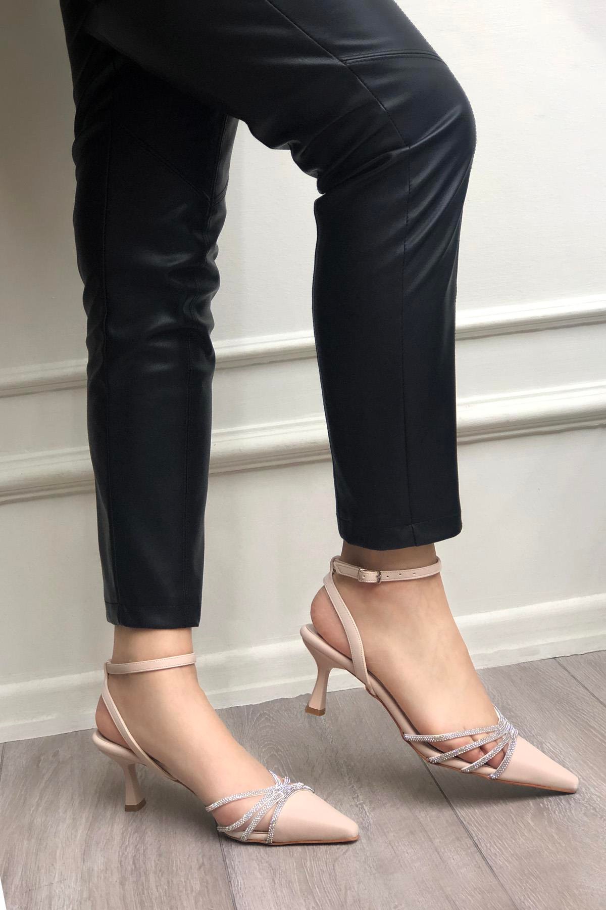 My Bella HM-300 Taşlı Sivri Burun Kadın Ayakkabı Ten Vakum