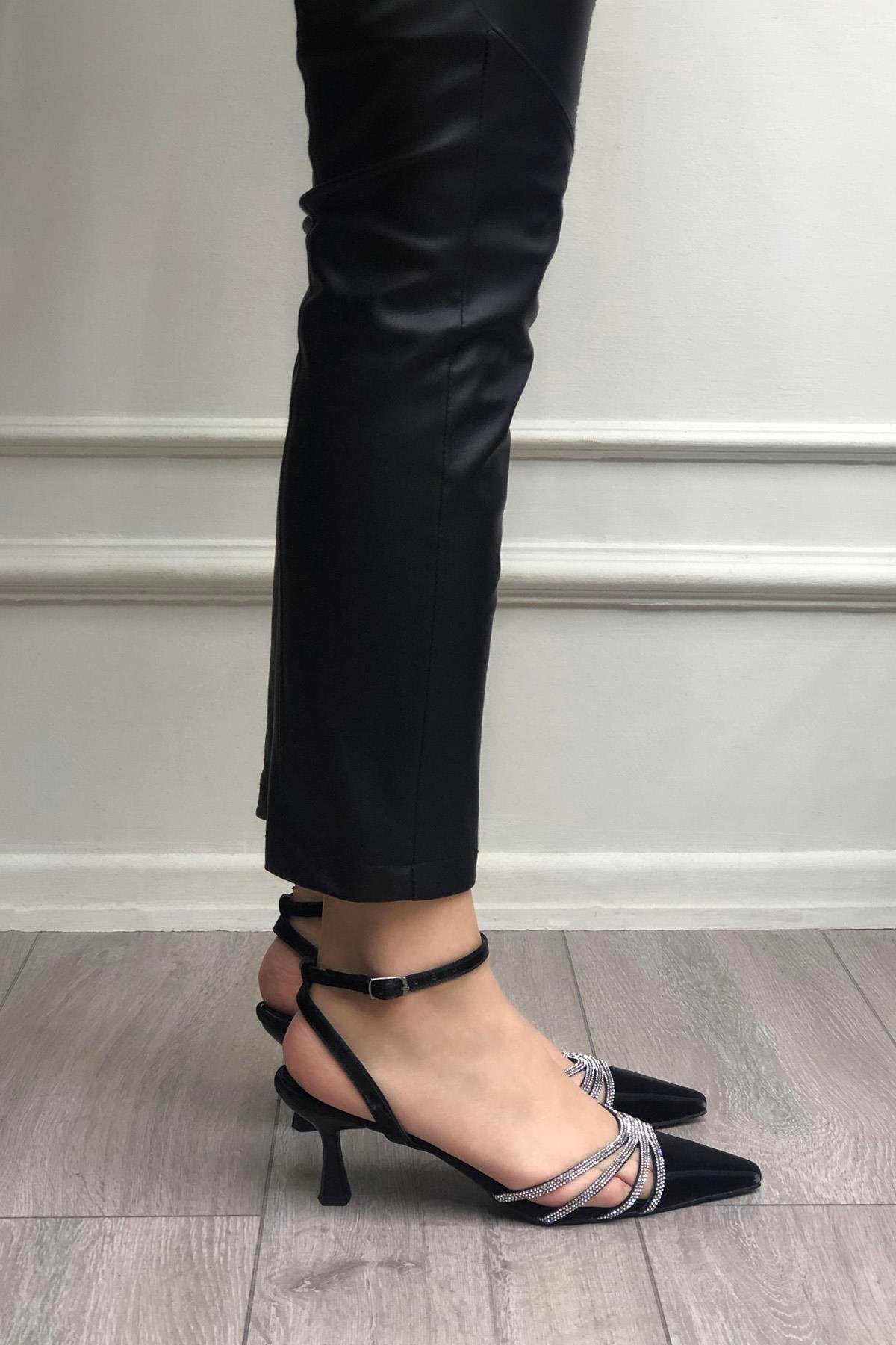 My Bella HM-300 Taşlı Sivri Burun Kadın Ayakkabı Siyah Vakum