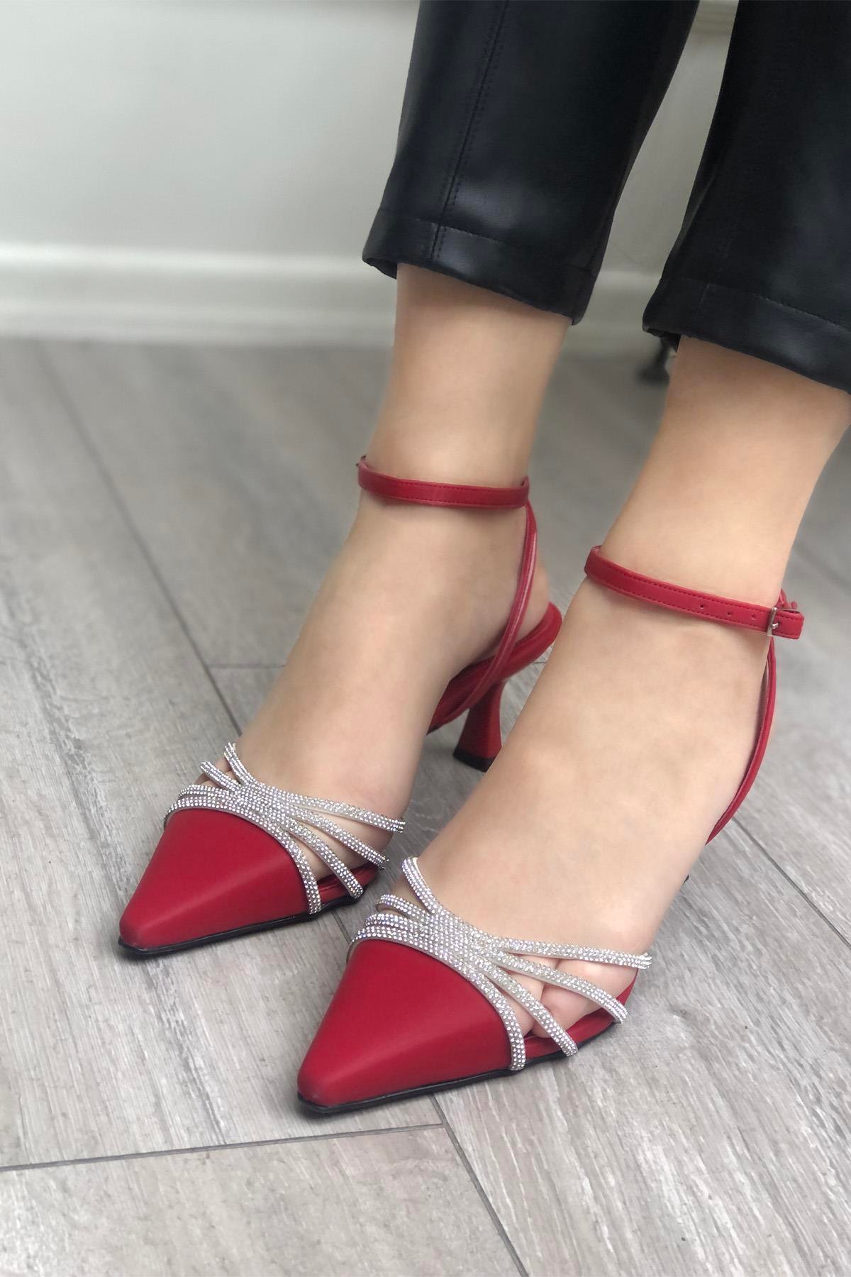 My Bella HM-300 Taşlı Sivri Burun Kadın Ayakkabı Kırmızı Vakum