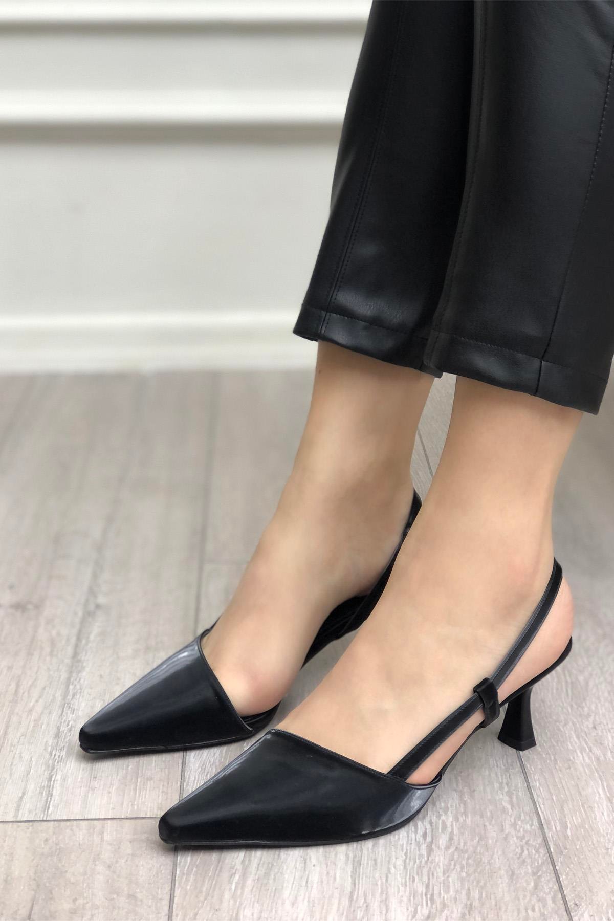 My Bella HM-303  Kadeh Topuk Kadın Ayakkabı Siyah Vakum