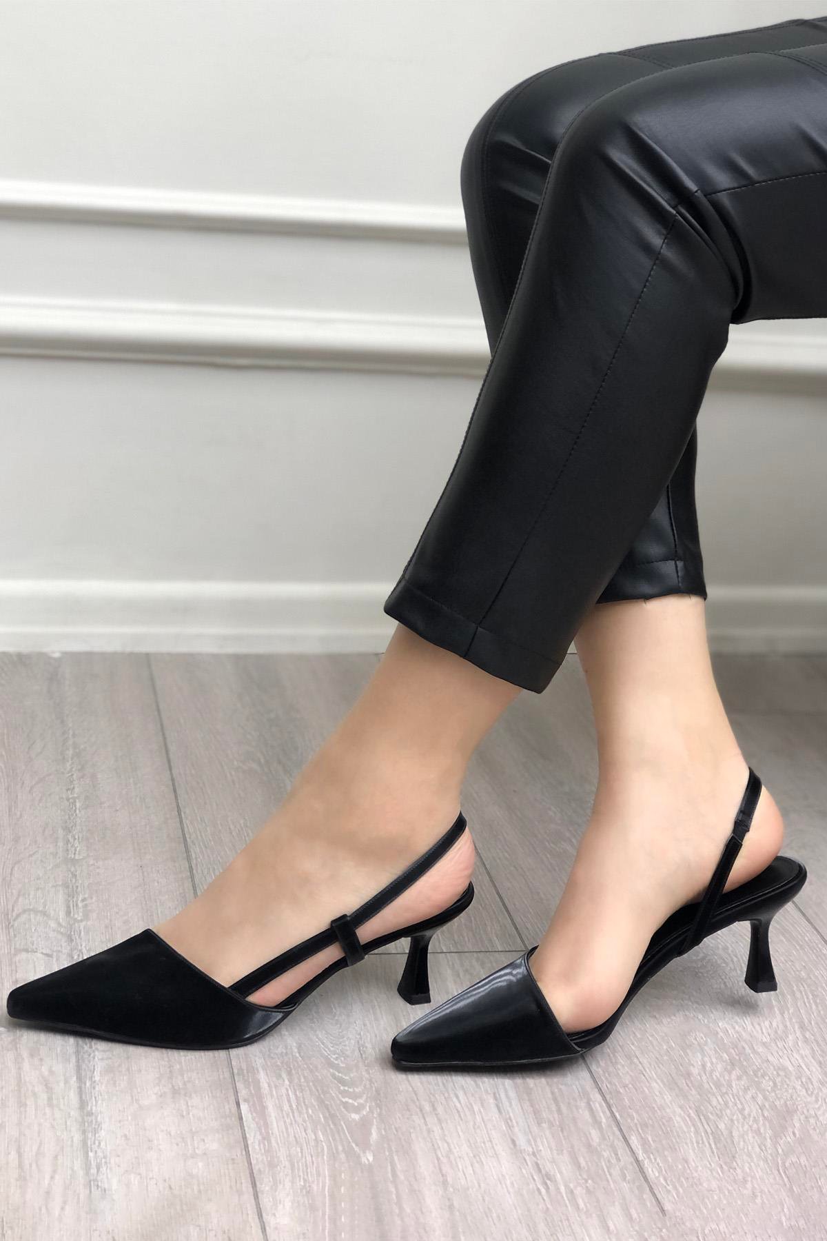 My Bella HM-303  Kadeh Topuk Kadın Ayakkabı Siyah Vakum