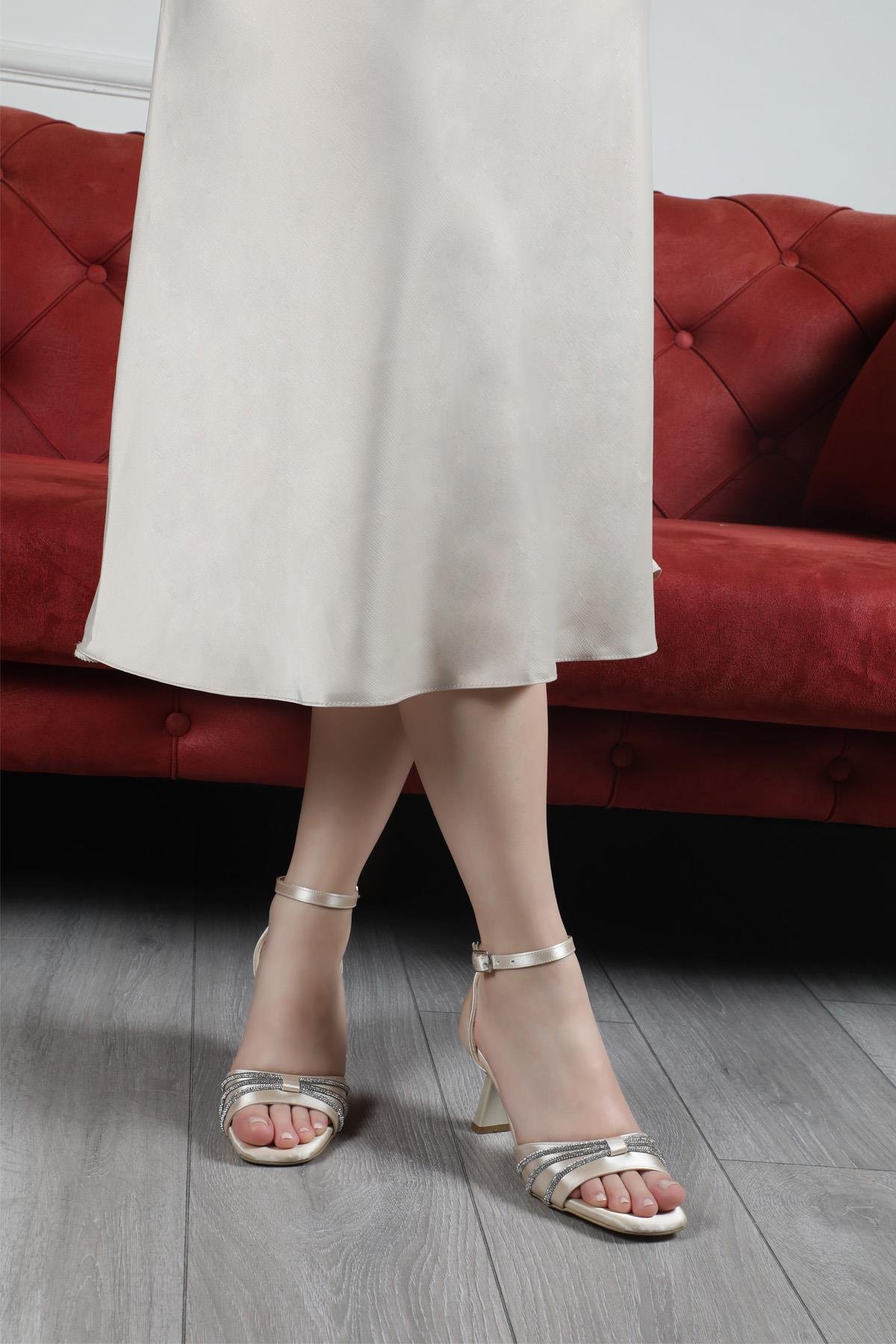 My Bella KRD-050 Taşlı Topuklu Kadın Ayakkabı Ten Saten