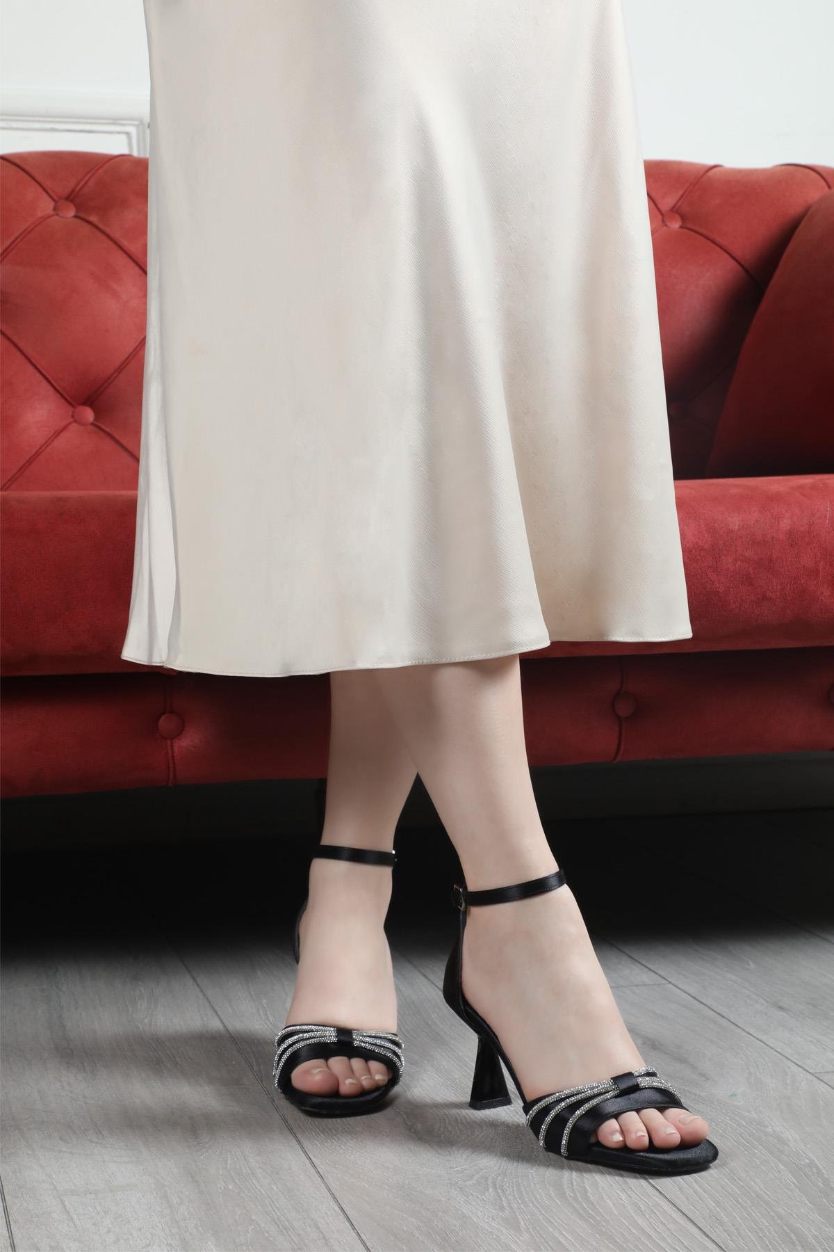 My Bella KRD-050 Taşlı Topuklu Kadın Ayakkabı Siyah Saten