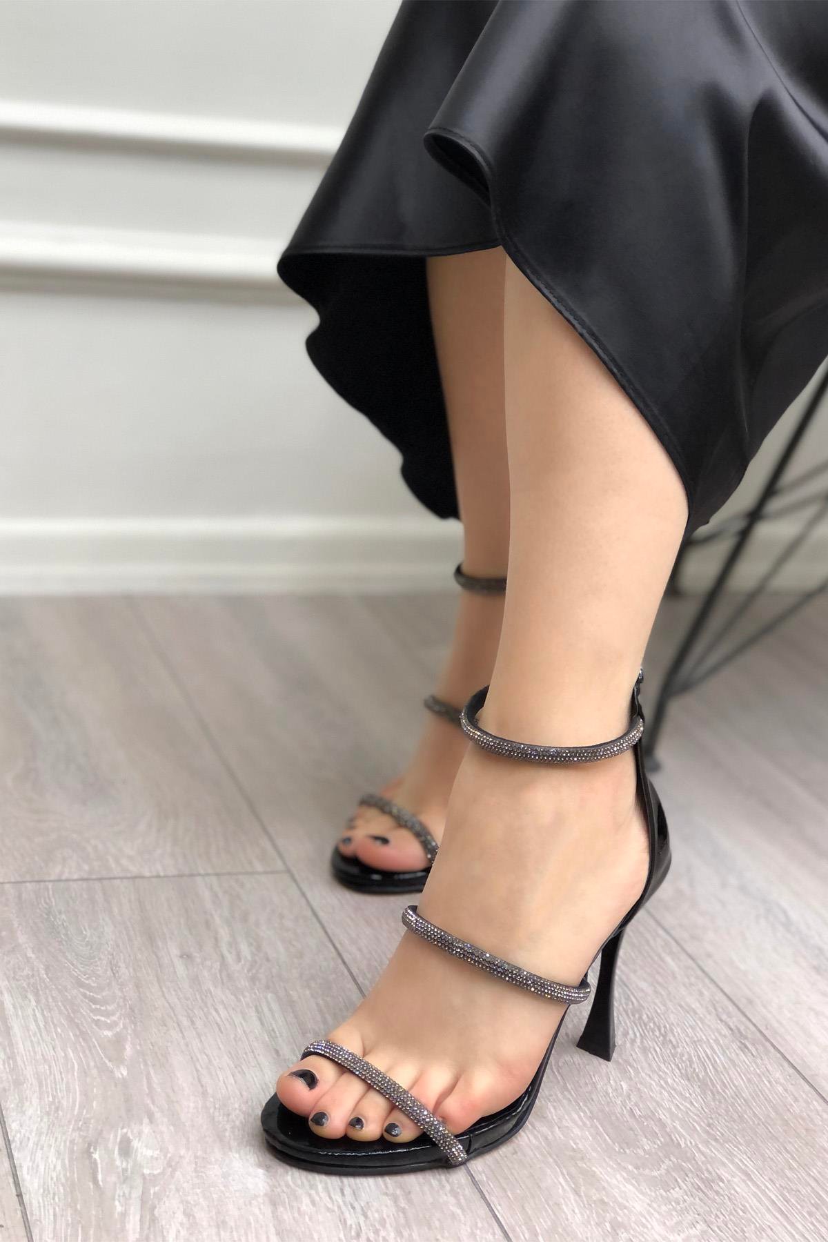 My Bella Matmazel Kadeh Topuklu Kadın Ayakkabı Siyah Rugan