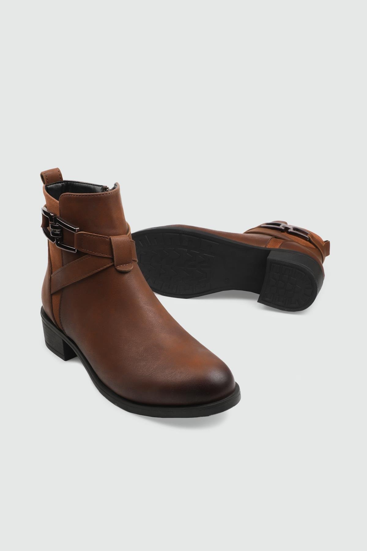 MY BELLA PR-2163 25K  Zincir Toka Kadın Bot Taba Zümrüt