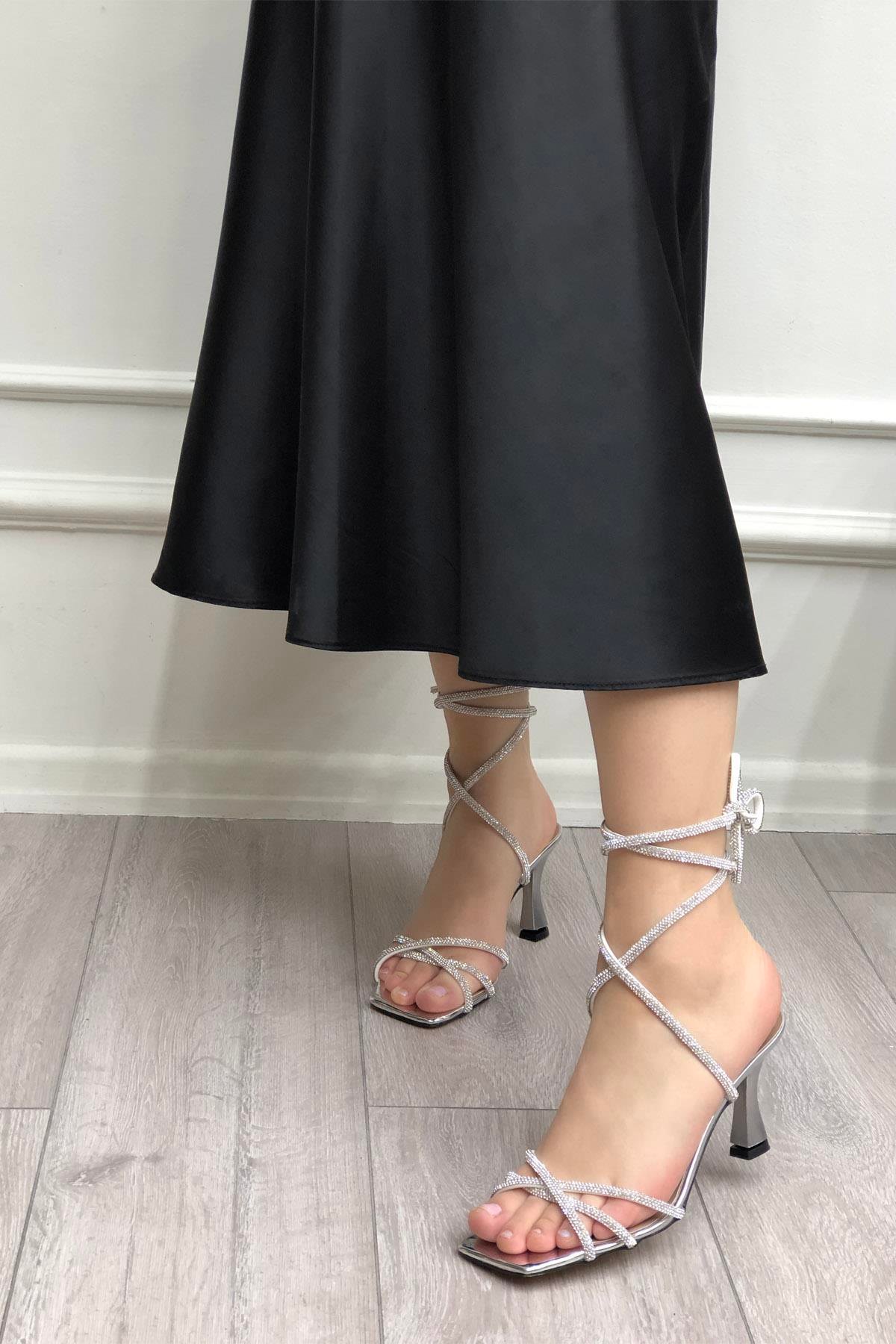 My Bella SH-BLK13 Taşlı Kadın Sandalet Gümüş Ayna