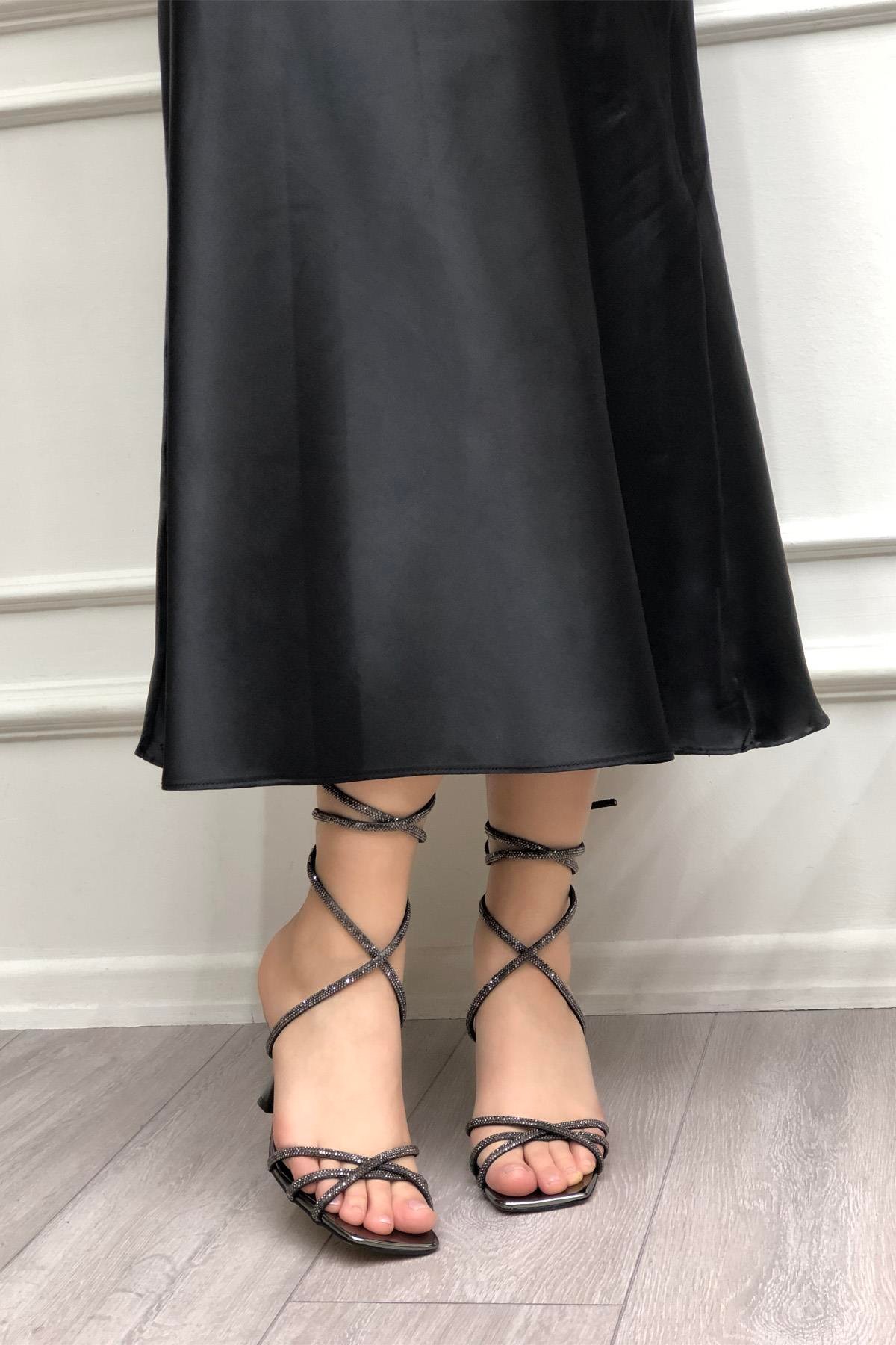 My Bella SH-BLK13 Taşlı Kadın Sandalet Platin Ayna