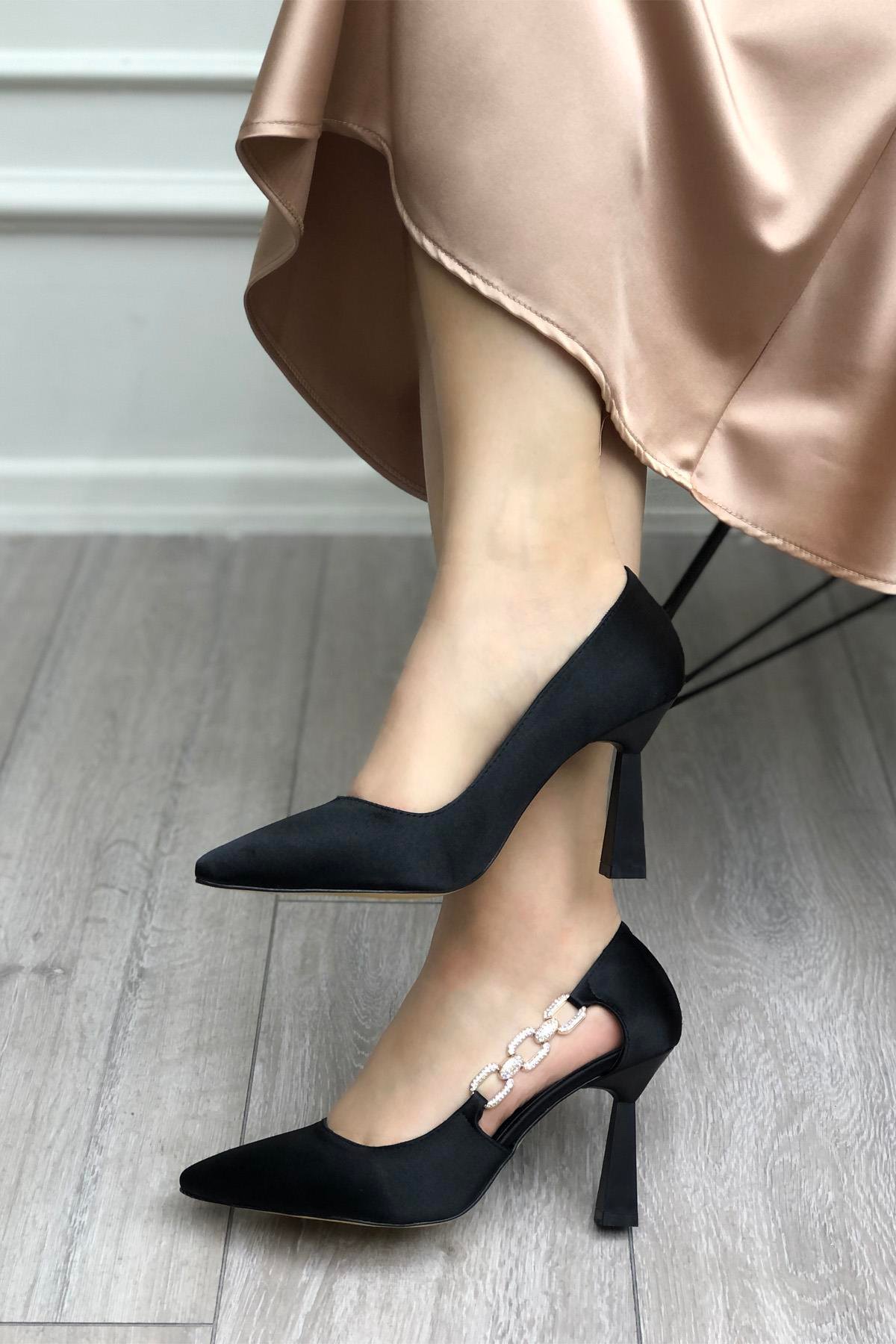 My Bella SP-610 Yandan Zincirli Kumaş Kadın Ayakkakbı Siyah