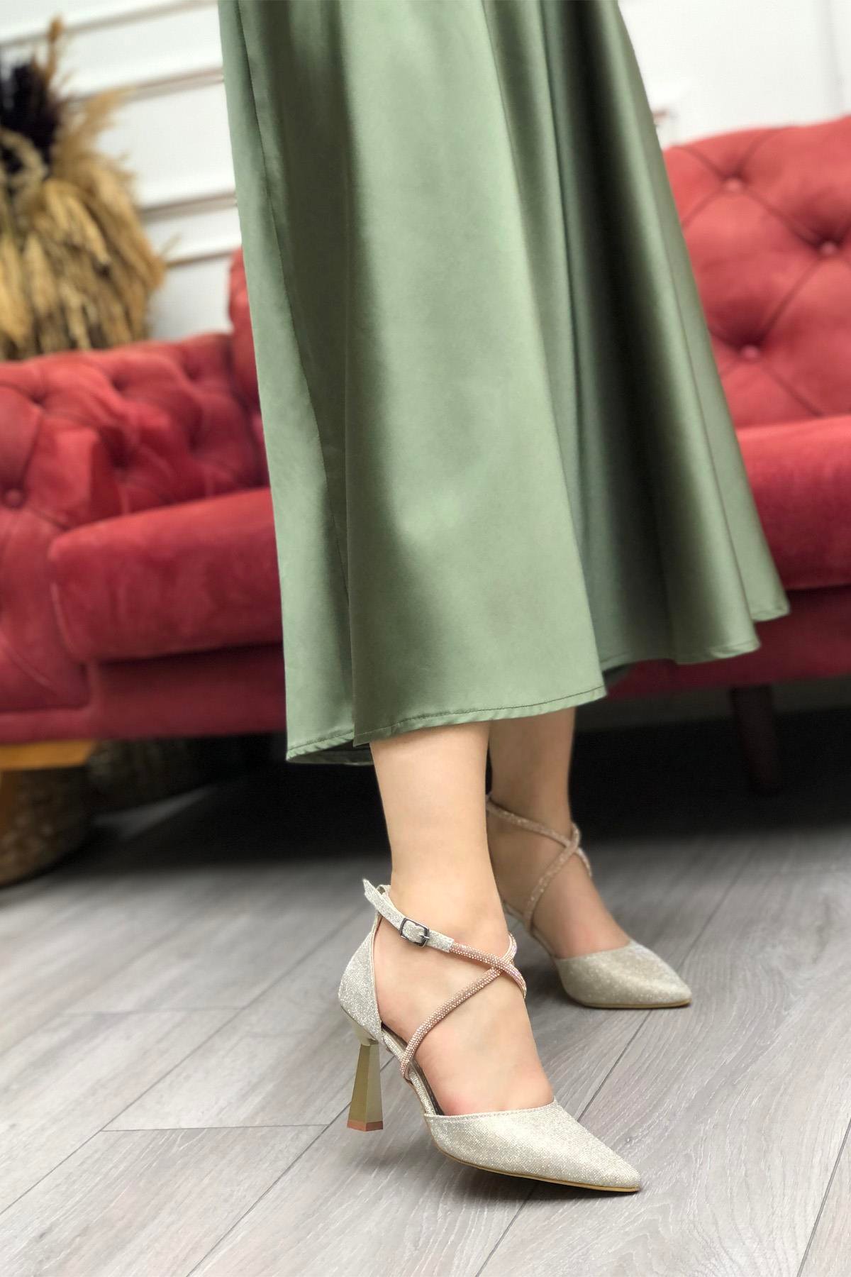 My Bella SP-828 Taşlı Kadeh Topuk Kadın Ayakkakbı Altın Duvar