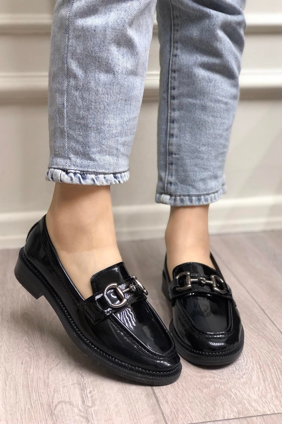 My Bella ZHD-066 Zincirli Kadın Ayakkabı Siyah Rugan