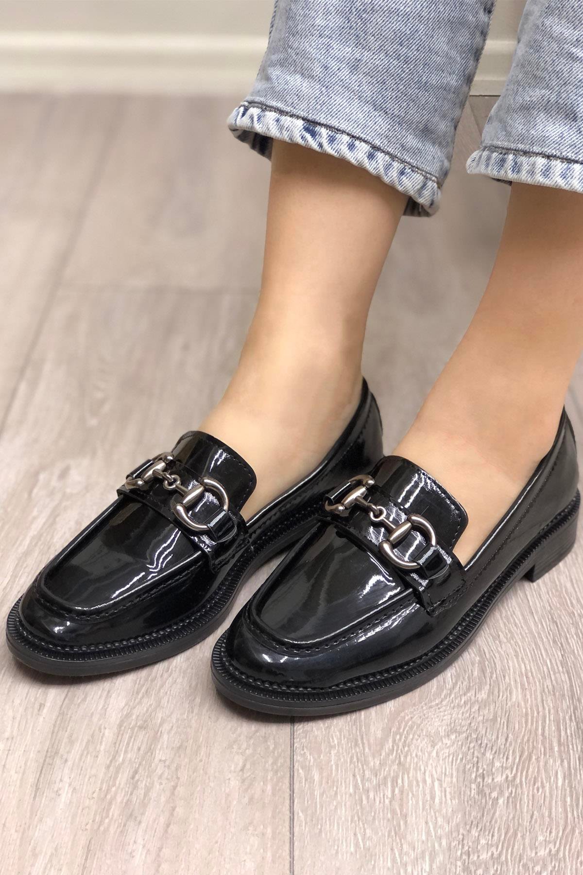 My Bella ZHD-066 Zincirli Kadın Ayakkabı Siyah Rugan