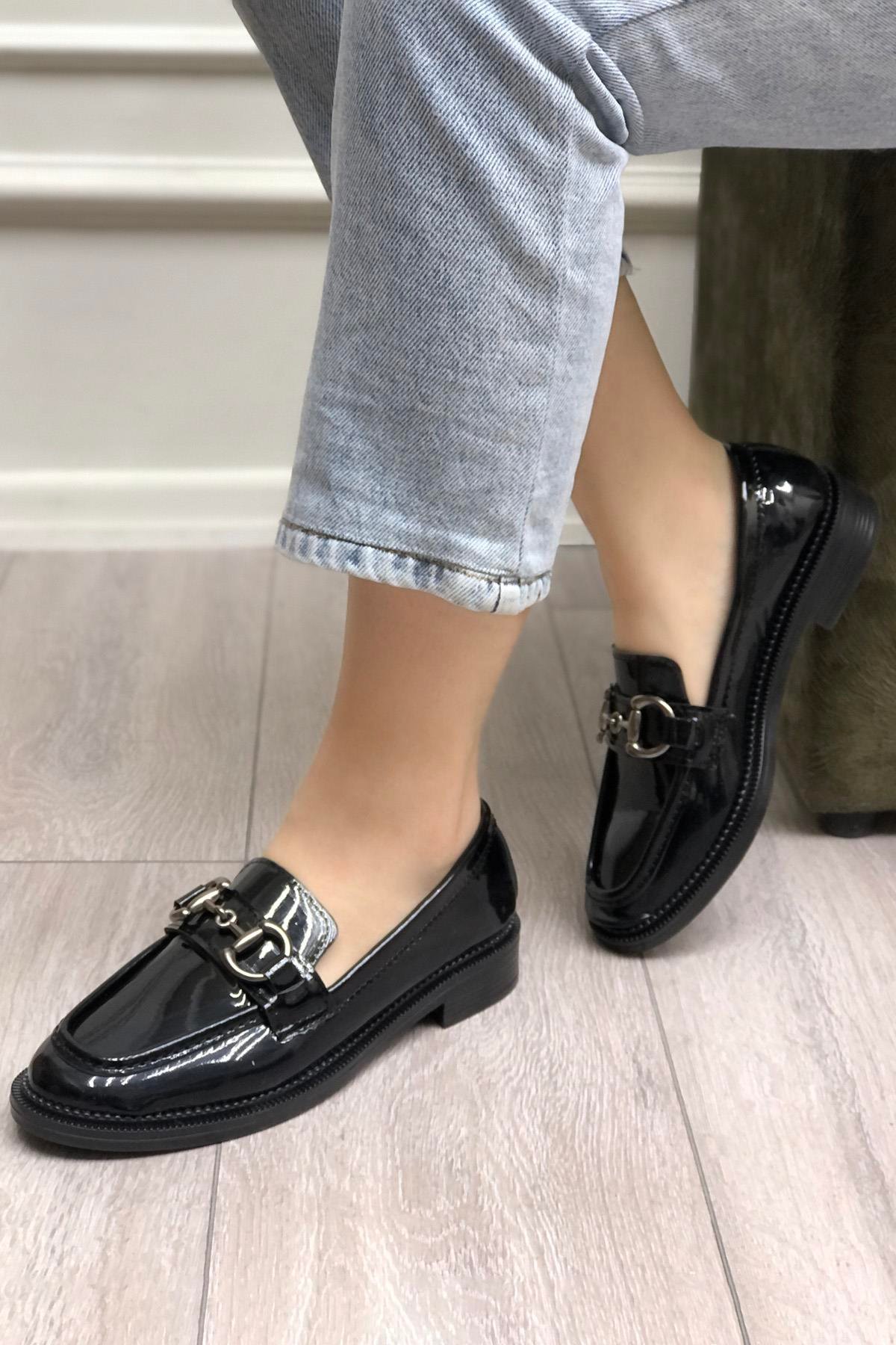 My Bella ZHD-066 Zincirli Kadın Ayakkabı Siyah Rugan