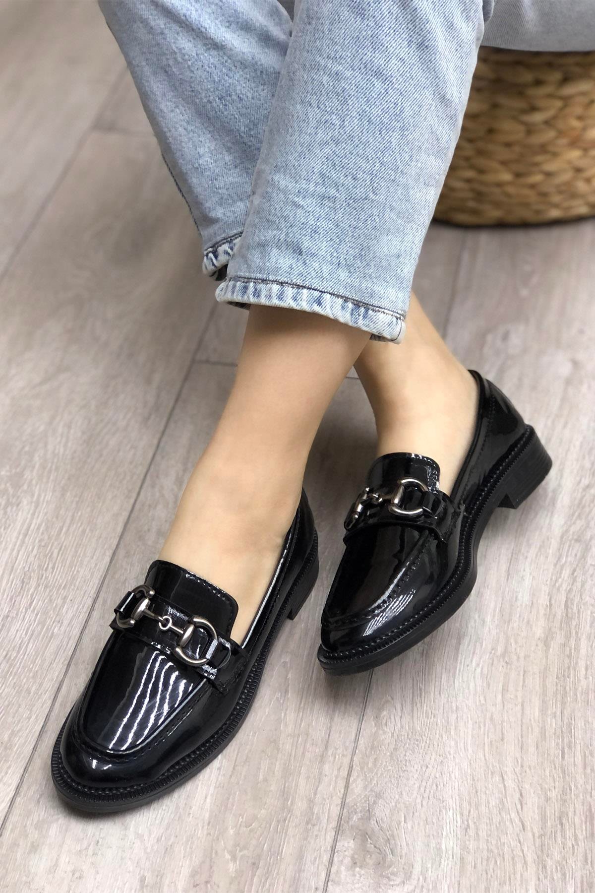 My Bella ZHD-066 Zincirli Kadın Ayakkabı Siyah Rugan