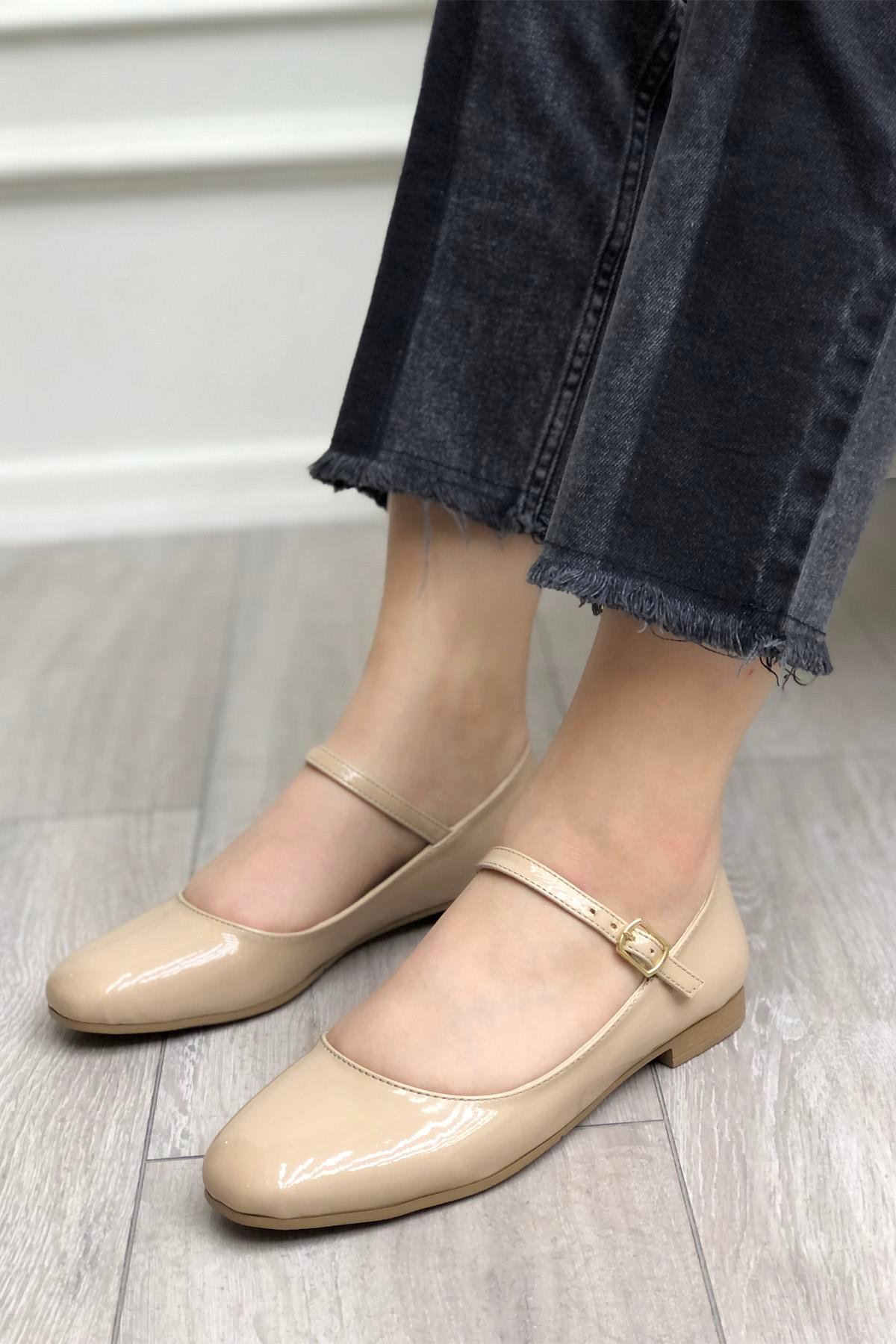 My Bella ZHD-82 Tek B Yuvarlak Kadın Ayakkabı Ten Rugan