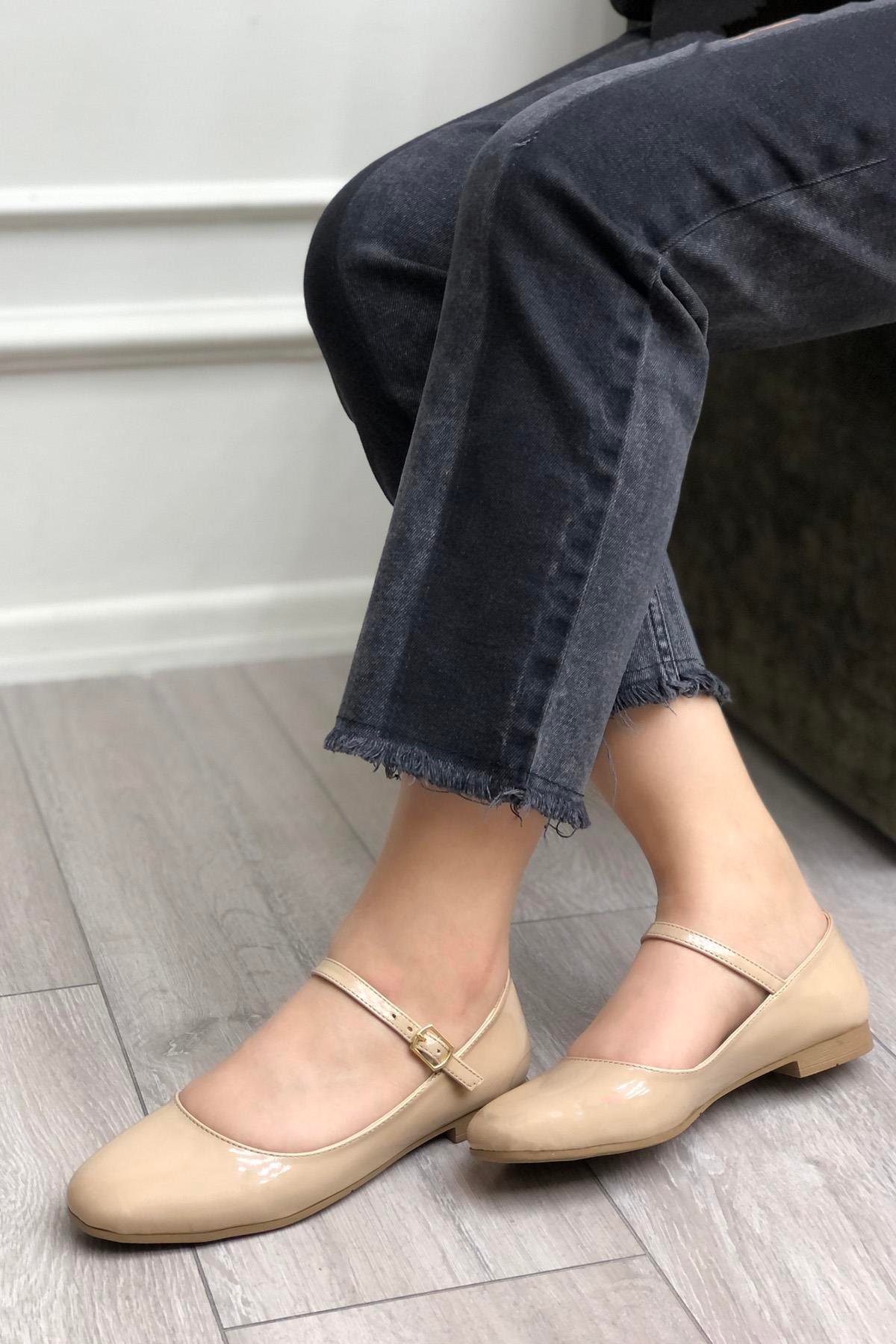 My Bella ZHD-82 Tek B Yuvarlak Kadın Ayakkabı Ten Rugan