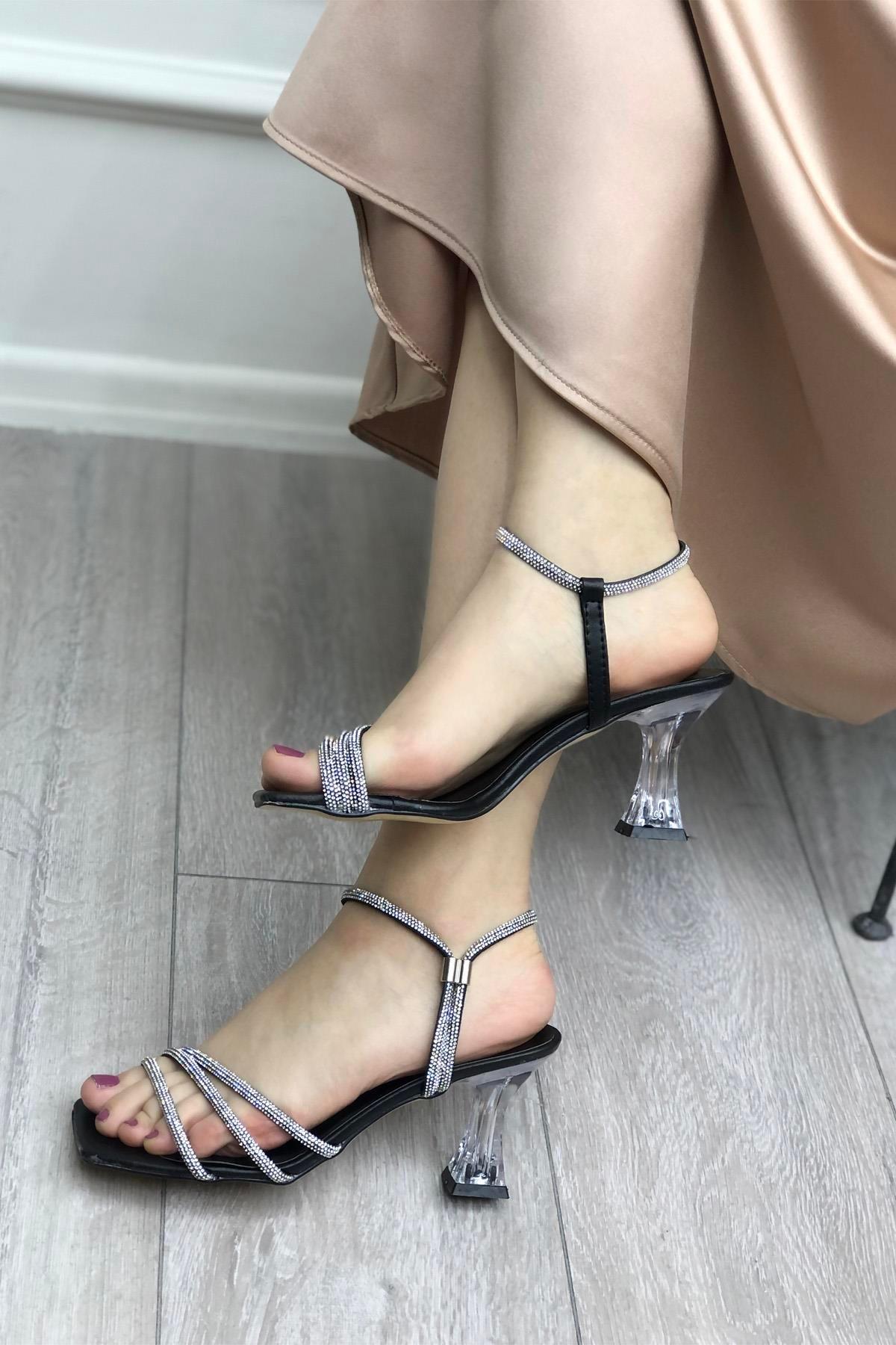 Piyeli Kadın Ayakkabı Siyah Rugan My Bella MS-SK-02 