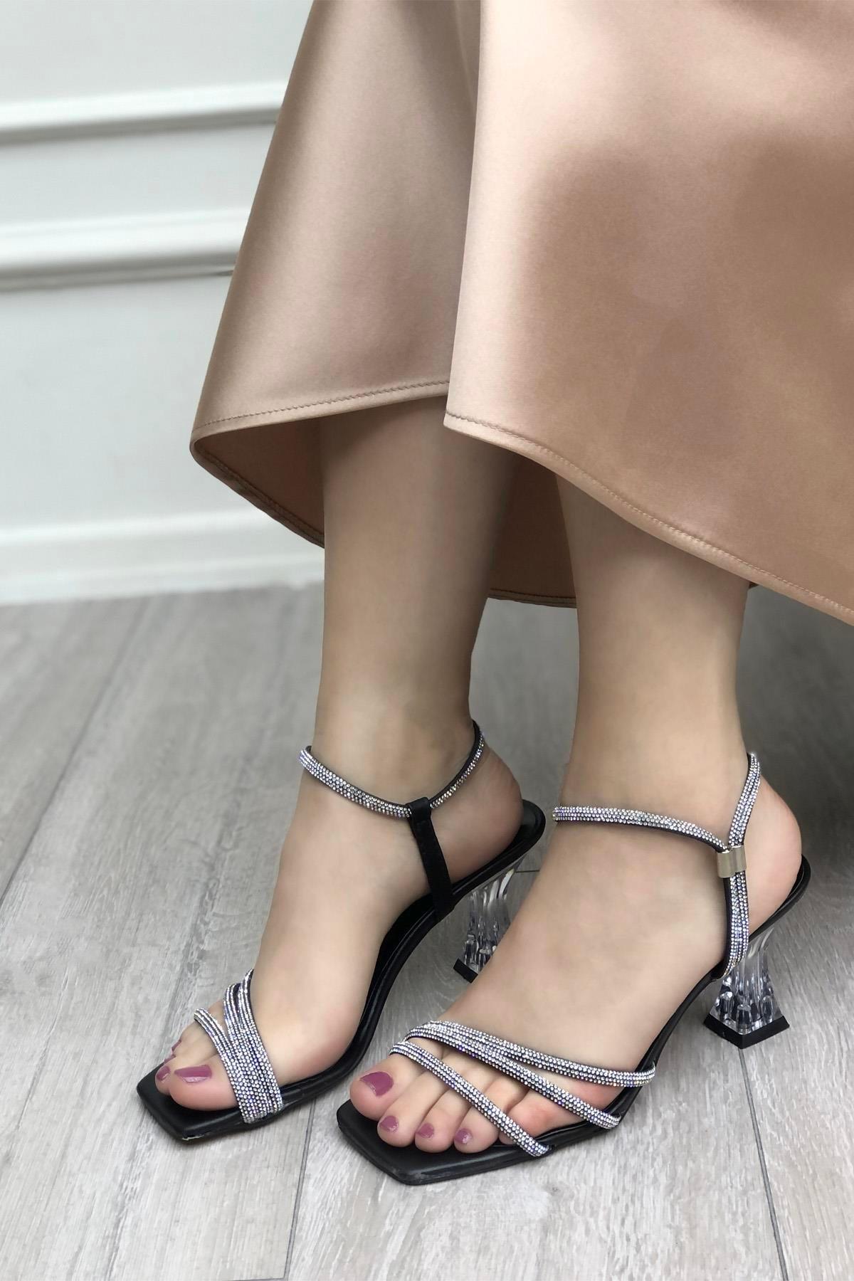 Piyeli Kadın Ayakkabı Siyah Rugan My Bella MS-SK-02 