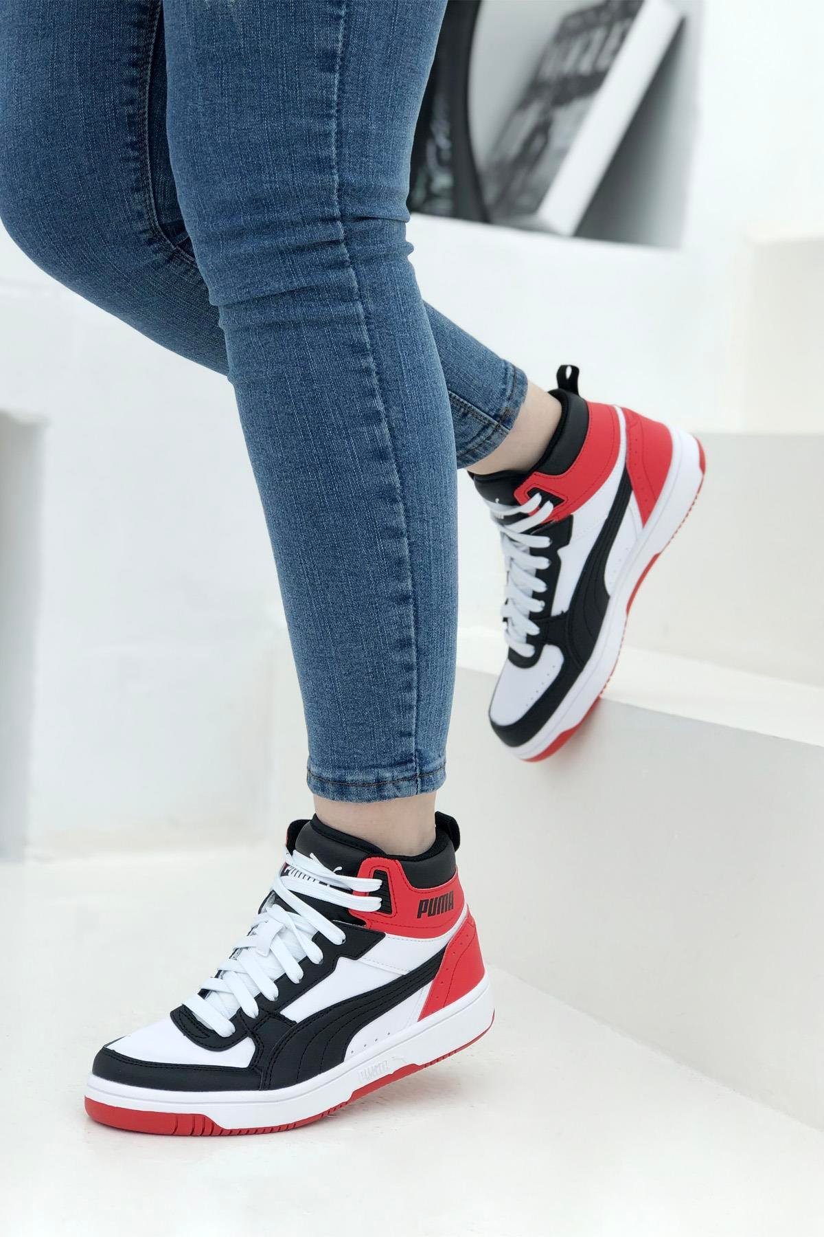 PUMA 374687-03 Rebound JOY Jr Unisex Spor Ayakkabı Beyaz Siyah Kırmızı