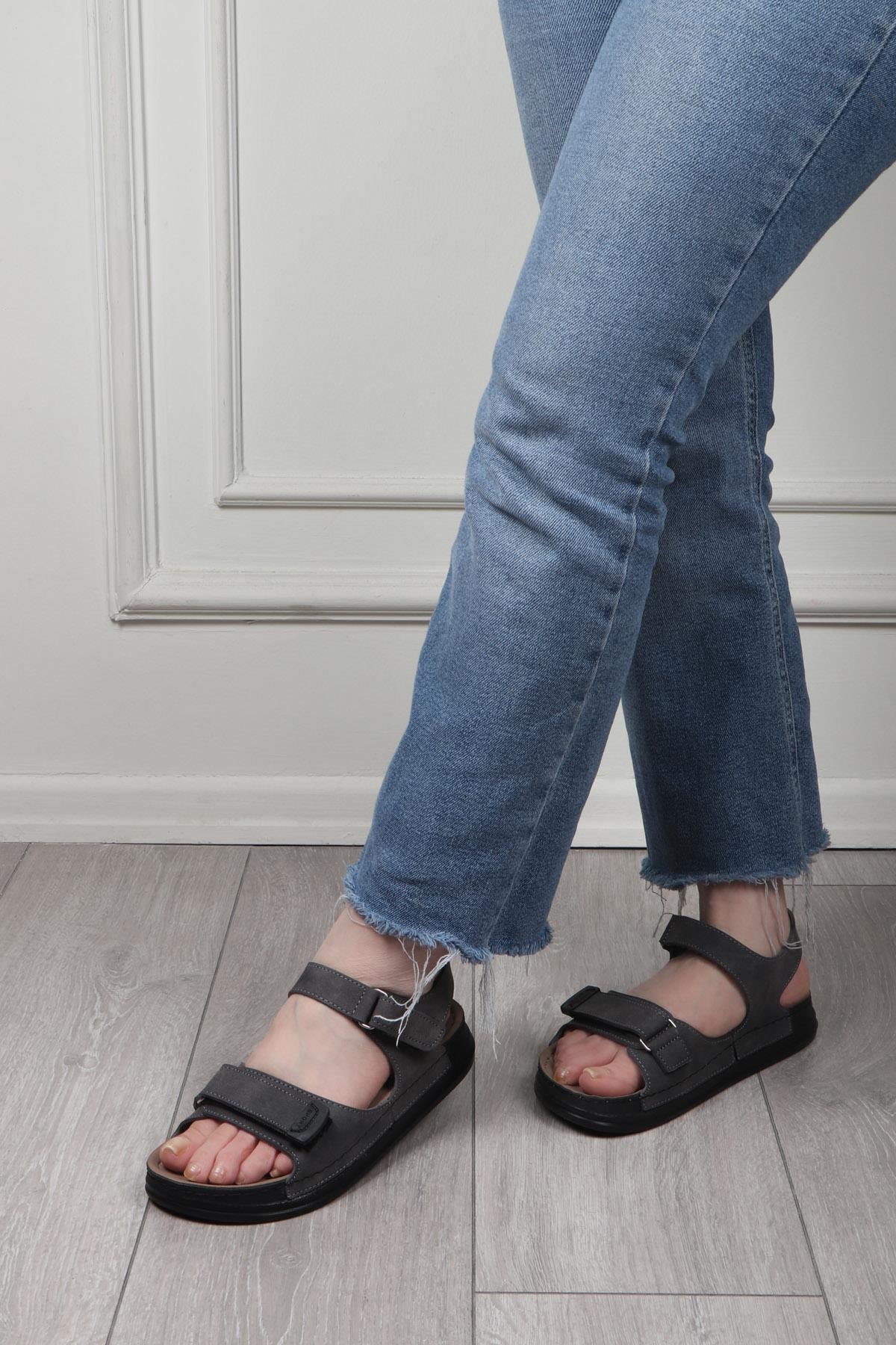 SERRA 25Y-5011 Unisex Sandalet Füme Nubuk