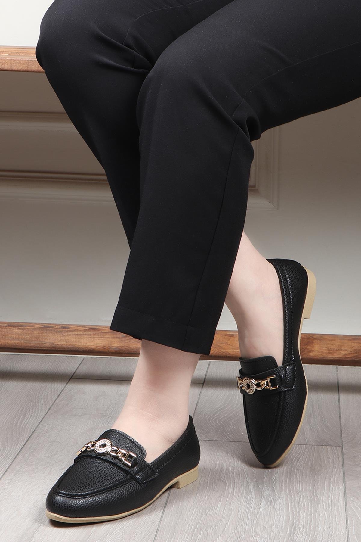 STİLO BELLO 25Y 217-1 Tokalı Kadın Babet Siyah