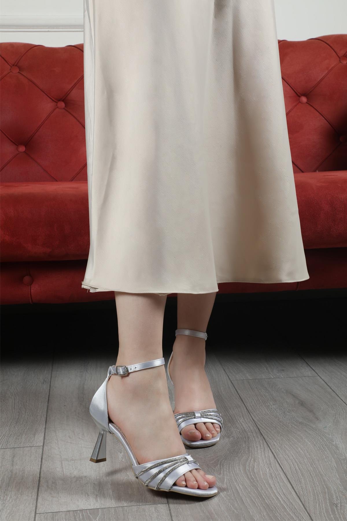 Taşlı Topuklu Kadın Ayakkabı Gümüş Saten My Bella KRD-050 