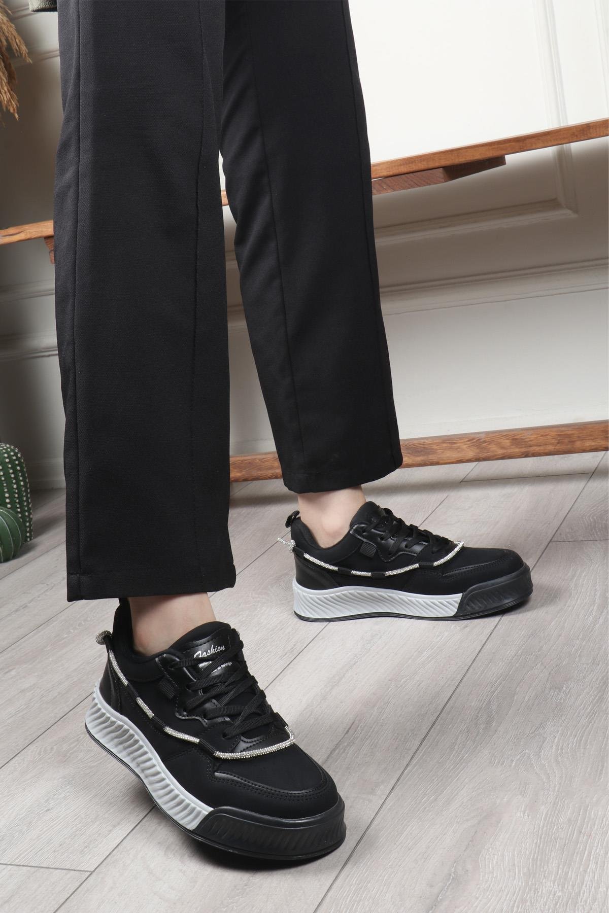 TWİNGO 2080 Taşlı  Kadın Ayakkabı Siyah Zümrüt