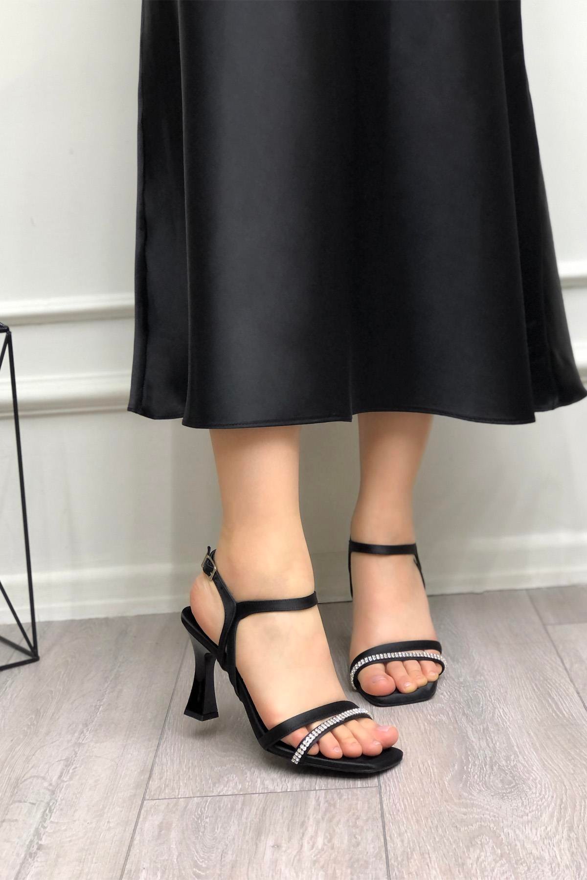 VİCTORİA 140 Taşlı Kadın Ayakkabı Siyah Saten