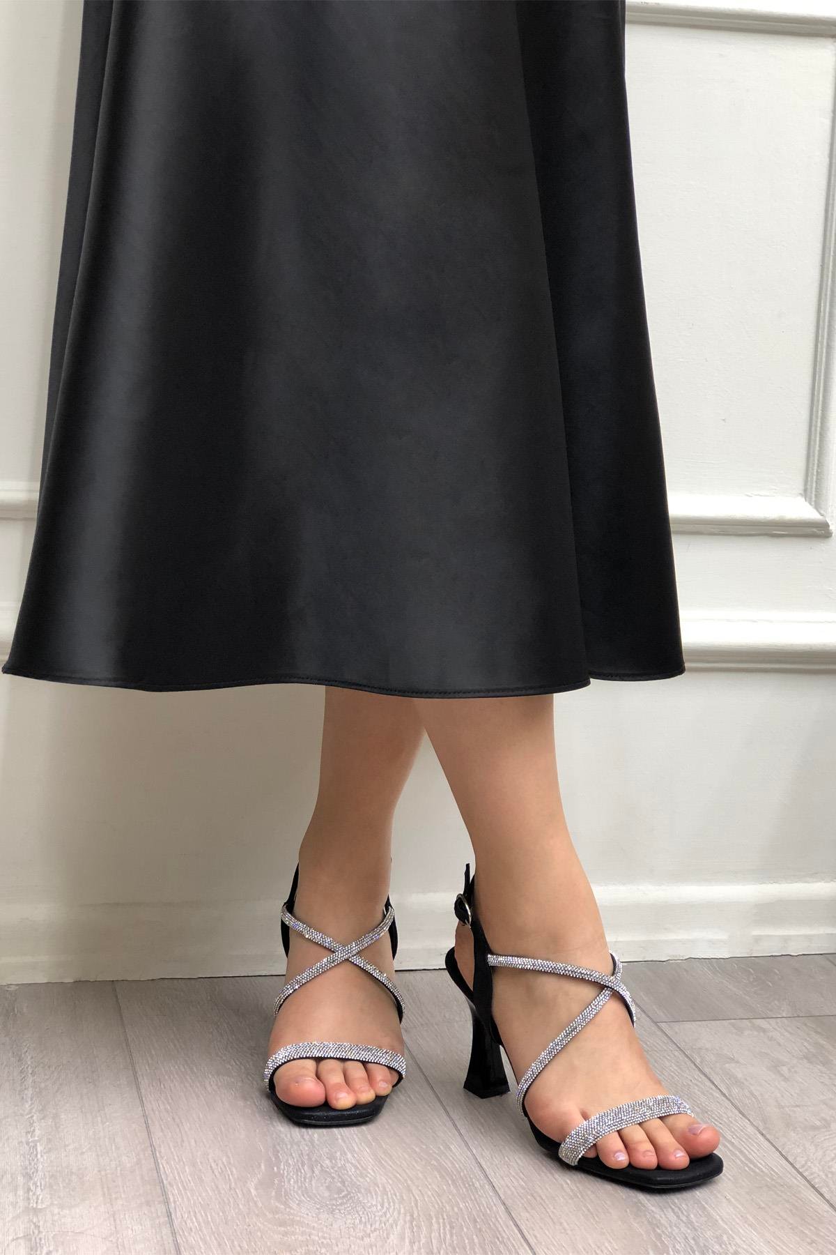 VİCTORİA 371 Taş Bantlı Kadın Ayakkabı Siyah