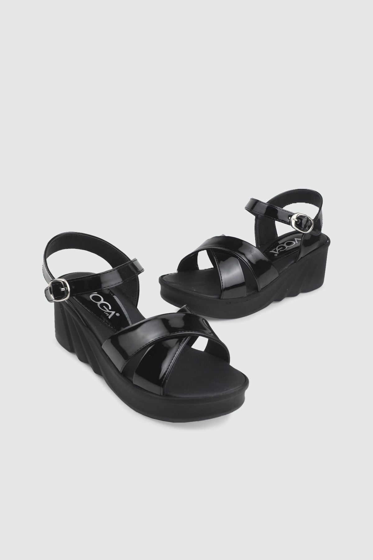 VOGA 26Y 2100-250 Kadın Sandalet Siyah Rugan