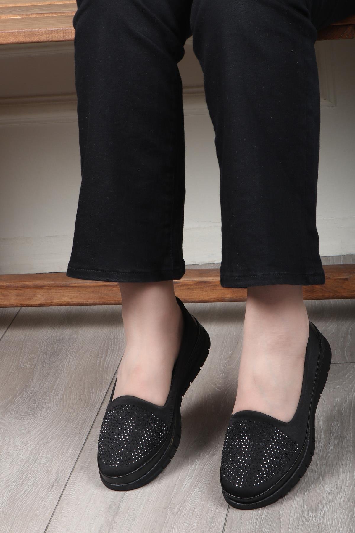 Wanetti 24-118 ATM Streçli Kauçuk Kadın Ayakkabı Siyah