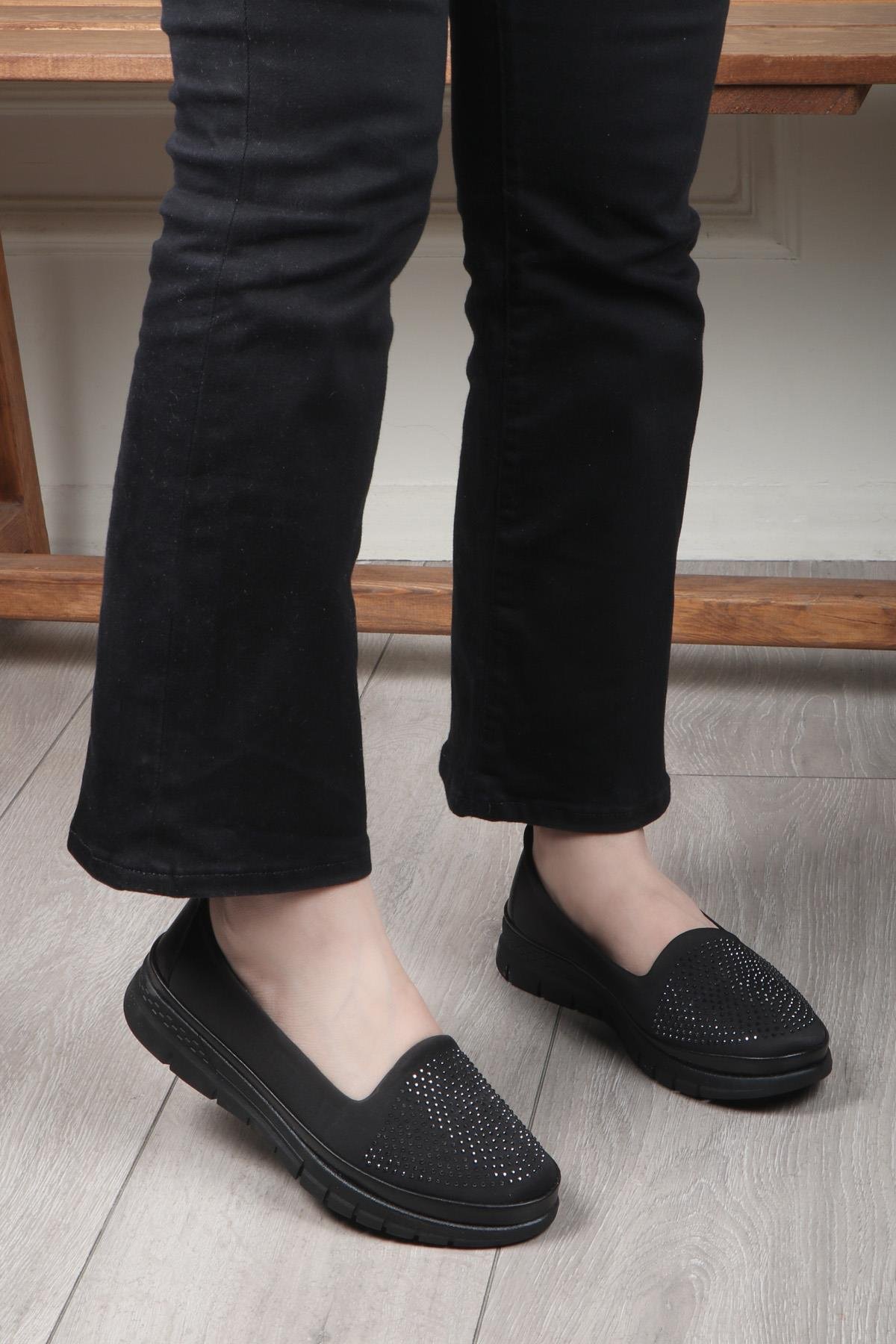 Wanetti 24-118 ATM Streçli Kauçuk Kadın Ayakkabı Siyah