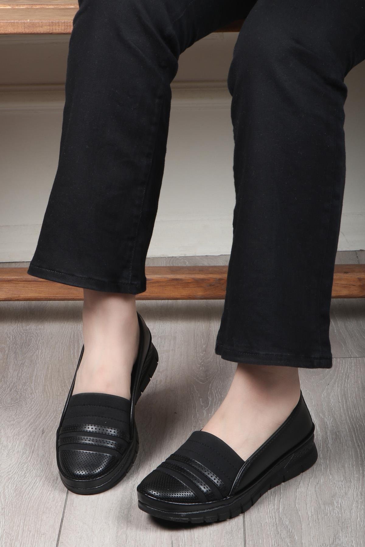 Wanetti 24-126 ATM Poli Kadın Ayakkabı Siyah