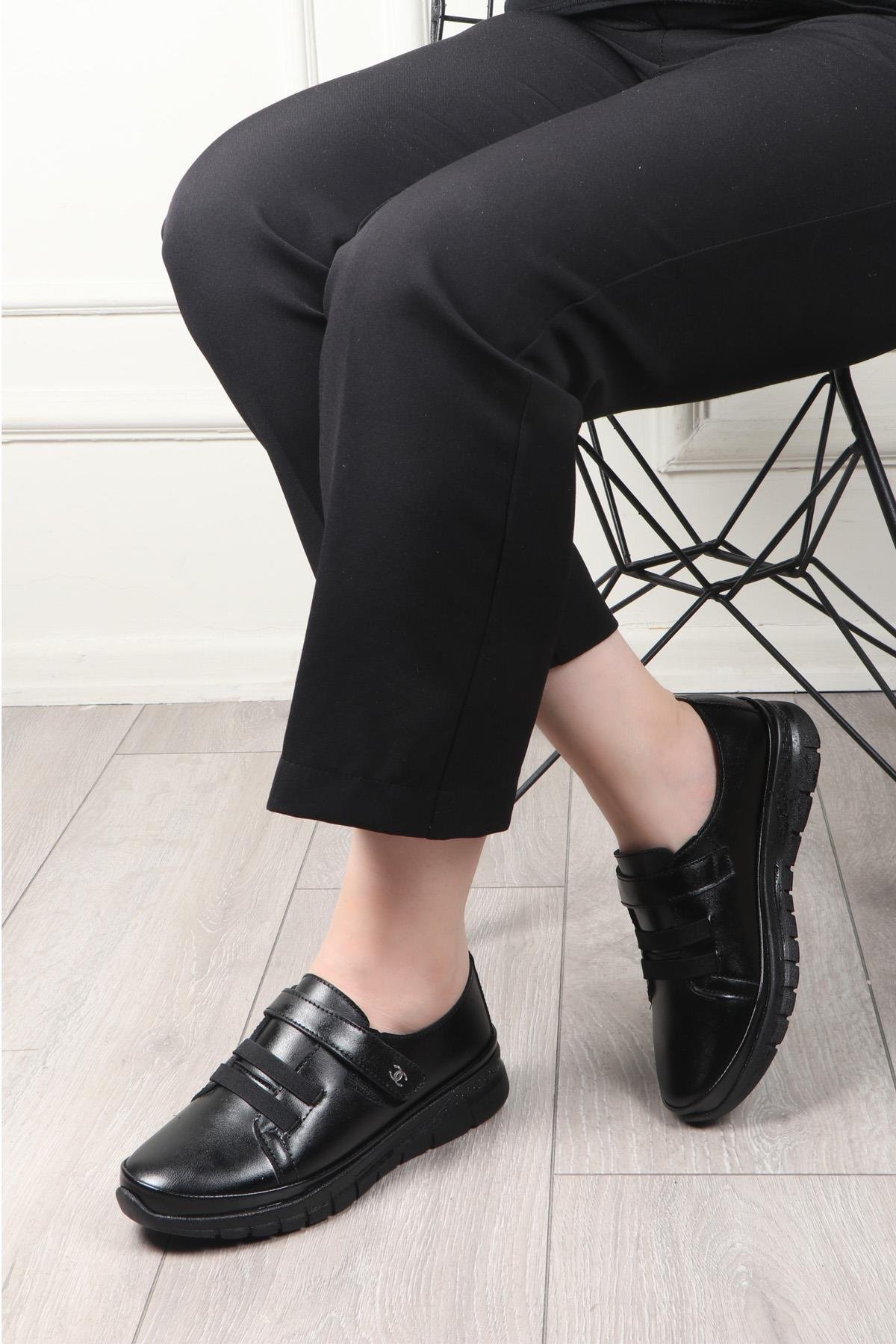 Wanetti 24-129 Poli Cırtlı Kadın Ayakkabı Siyah