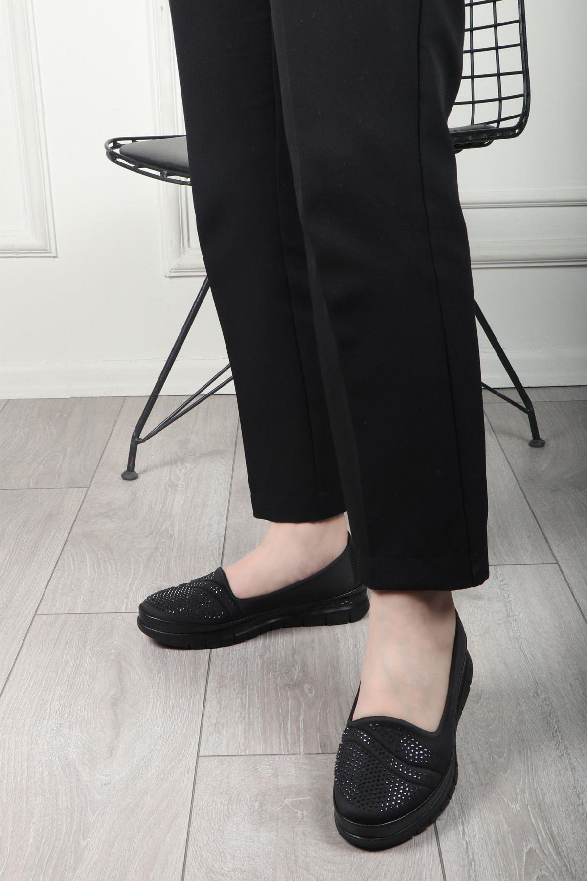 Wanetti 24-131 ATM Taşlı Kadın Ayakkabı Siyah