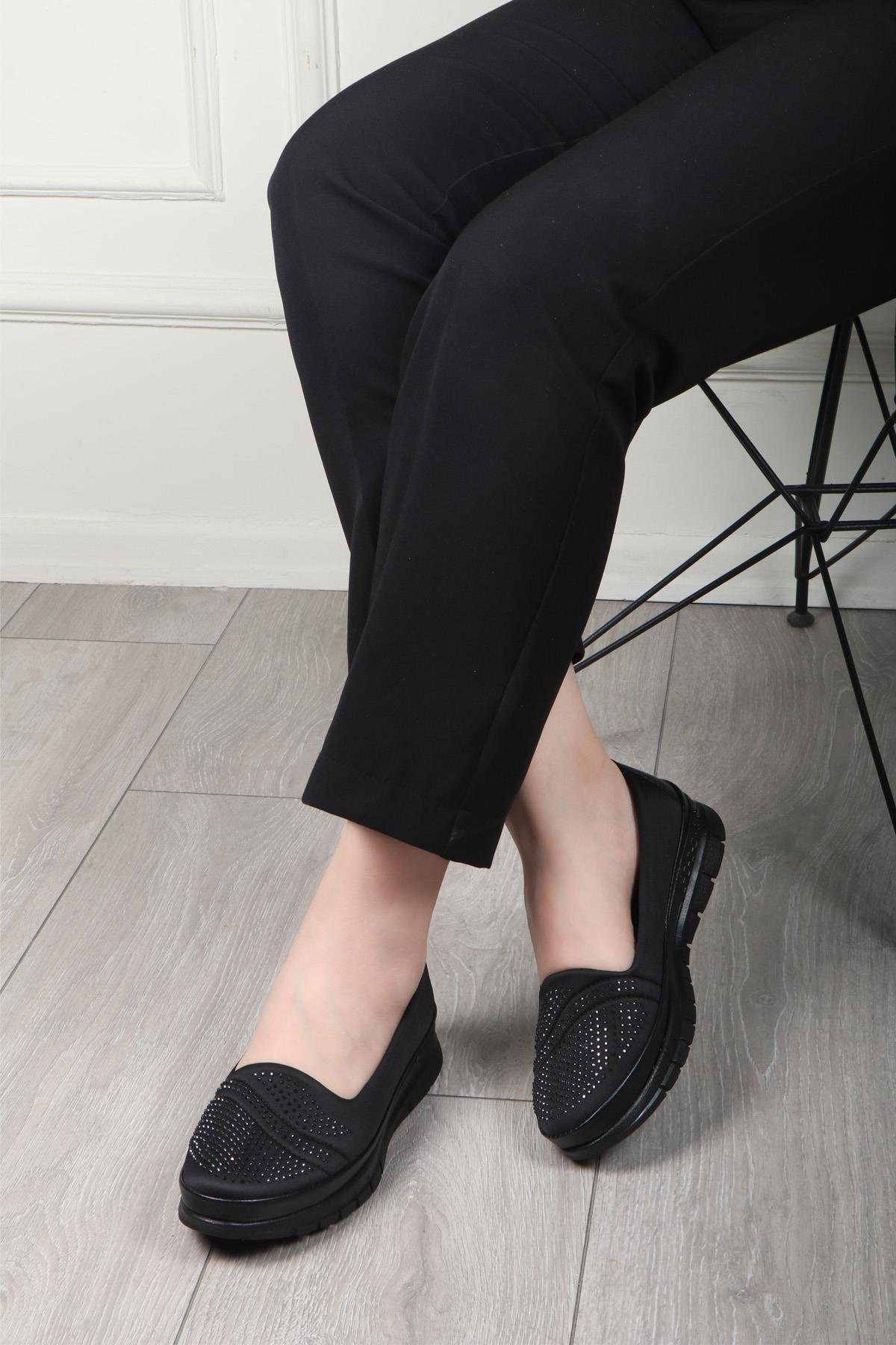 Wanetti 24-131 ATM Taşlı Kadın Ayakkabı Siyah