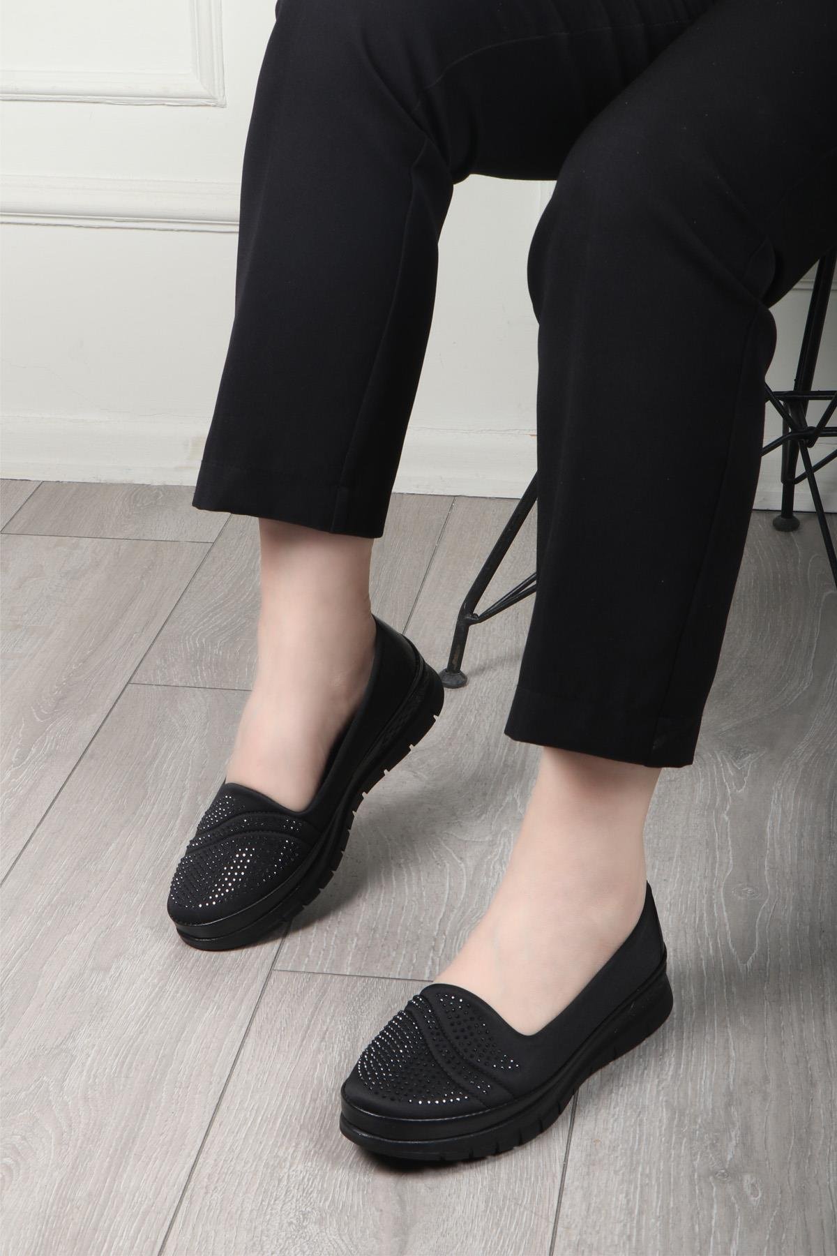 Wanetti 24-131 ATM Taşlı Kadın Ayakkabı Siyah