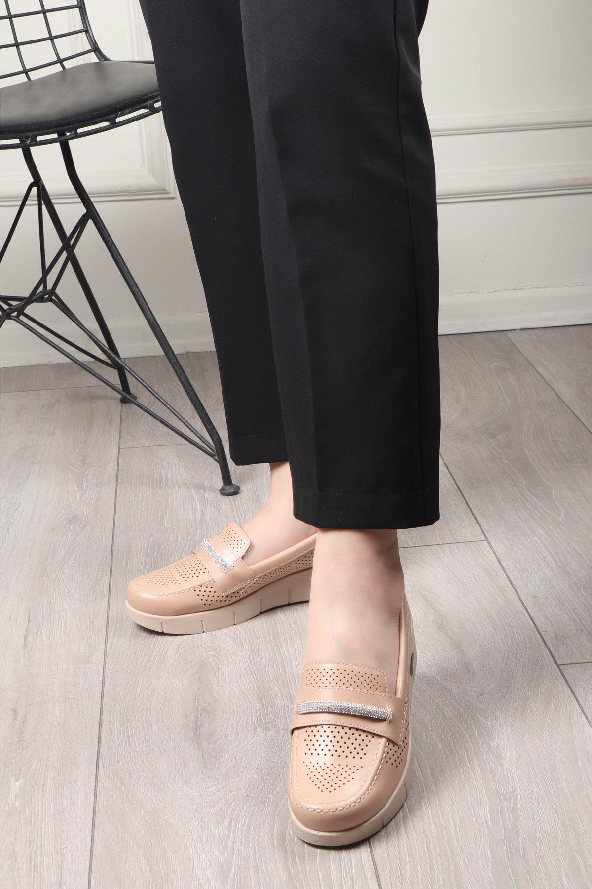 Wanetti 24-220  Poli Kadın Ayakkabı Nut Lazer